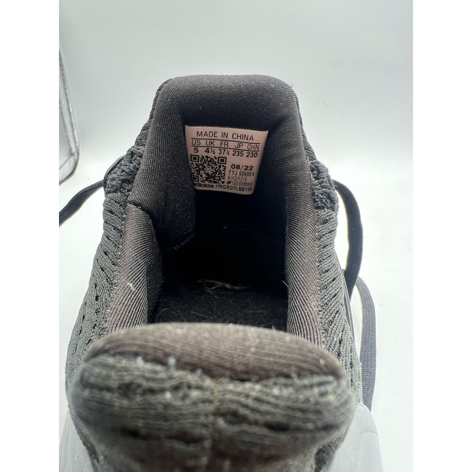 Adidas Adidas UltraBoost 1.0 J “Double Black” size 5y/6.5 women’s Size US 5 / EU 37 - 6 Thumbnail