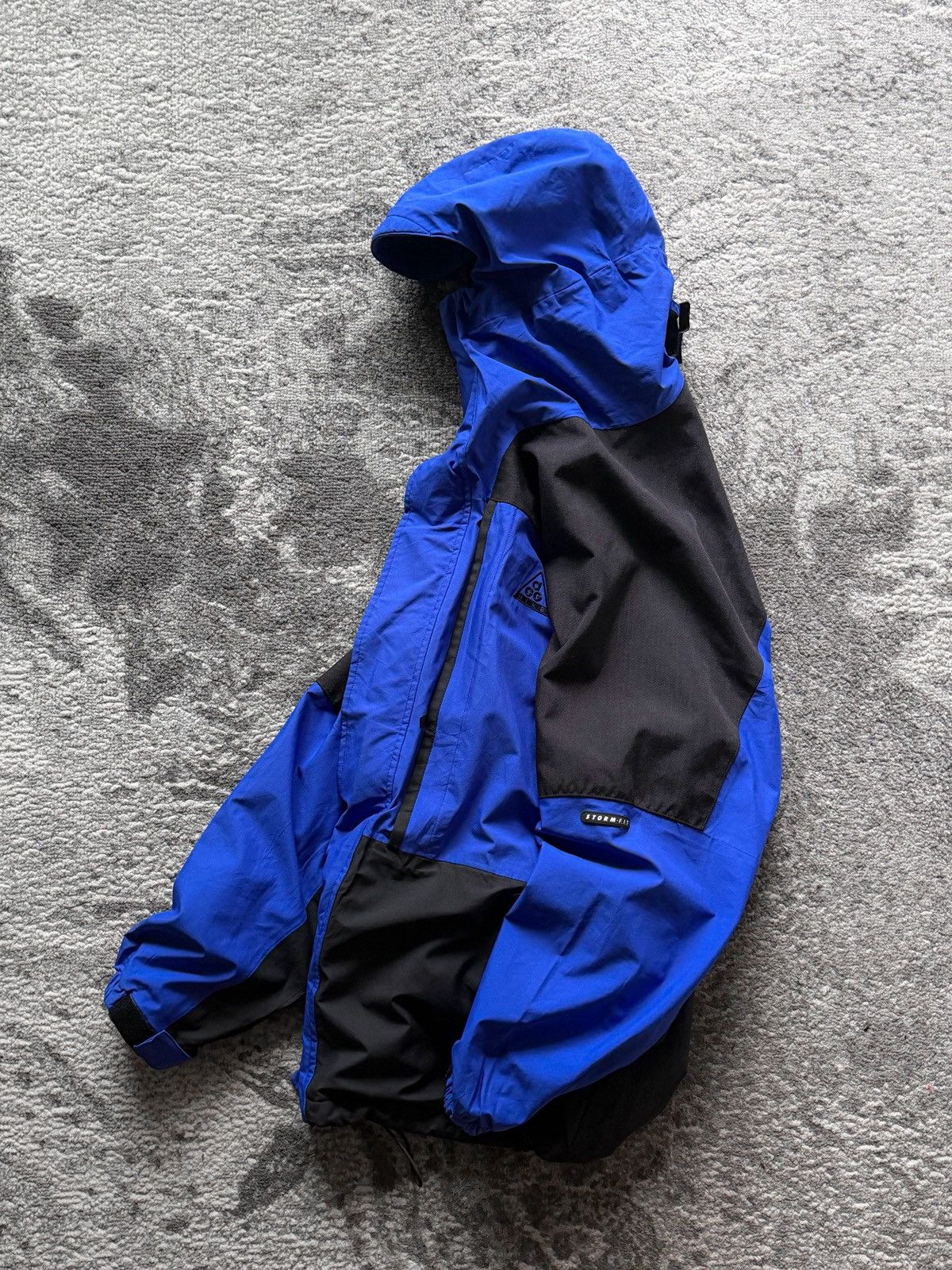 Nike Vintage Nike ACG Strorm-Fit Outdoor Jacket Size US L / EU 52-54 / 3 - 11 Thumbnail