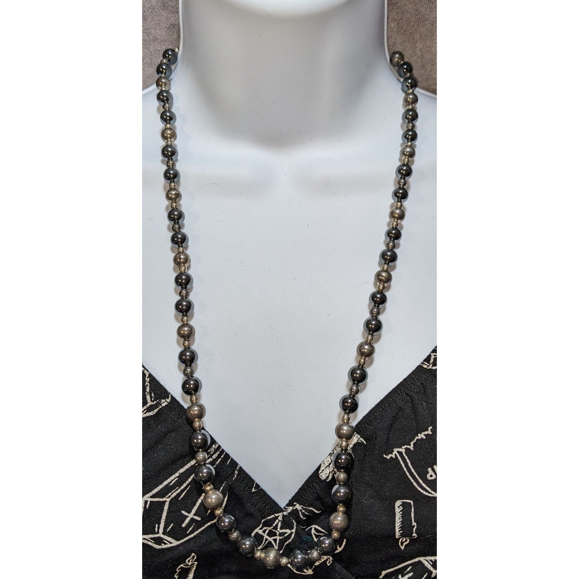 Other Dark Romantic Hematite & Metal Beaded Necklace 26" Hidden Bo Size ONE SIZE - 4 Thumbnail