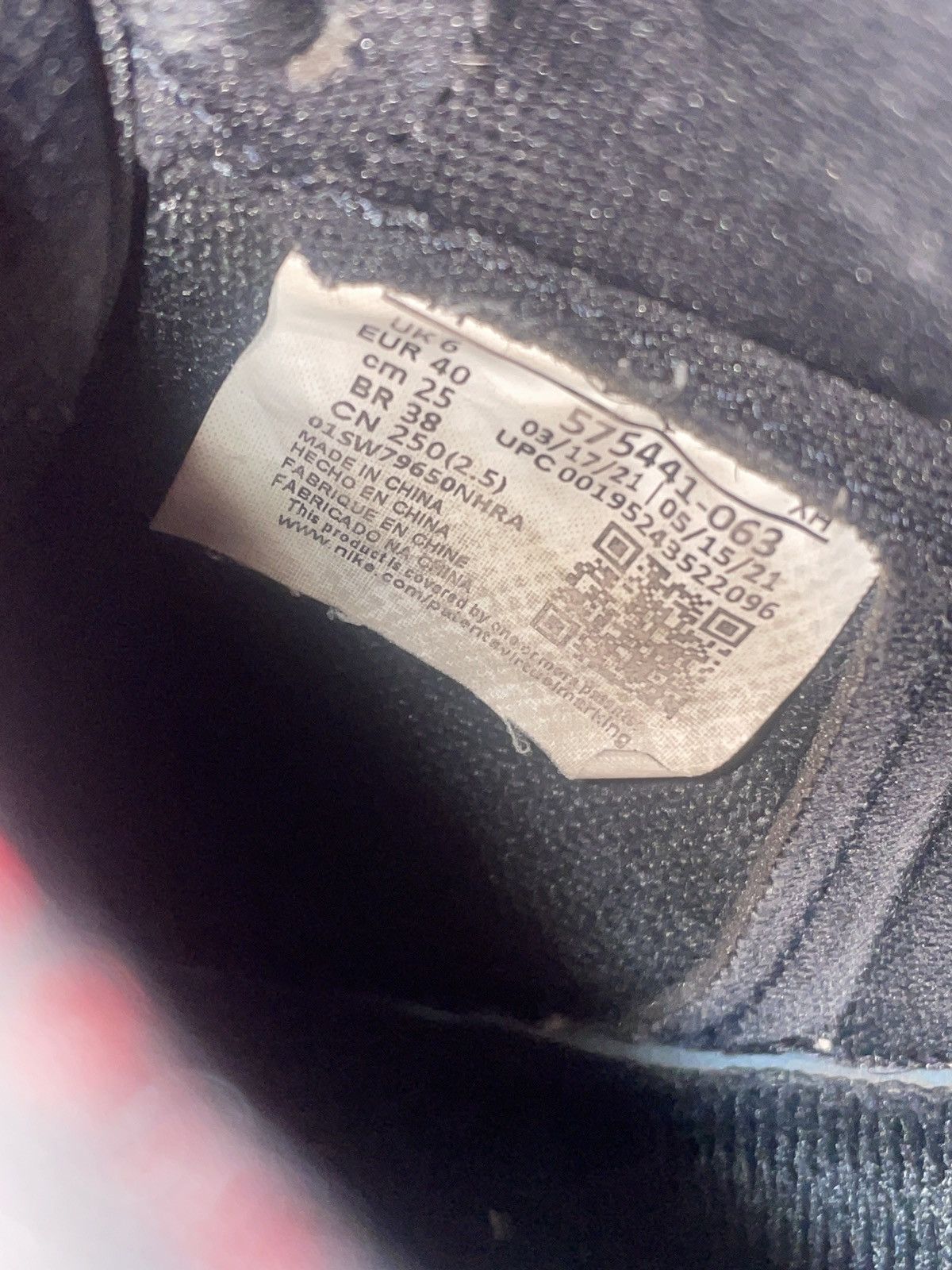 Jordan Brand Jordan 1 Patent Leather Bred Size US 7 / EU 40 - 1 Thumbnail