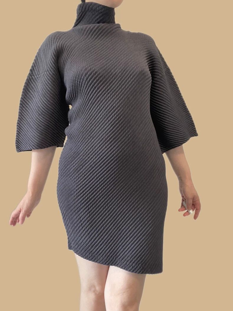 Issey Miyake Issey Miyake Black main line fish-scale pleated dress Size M / US 6-8 / IT 42-44 - 2 Thumbnail