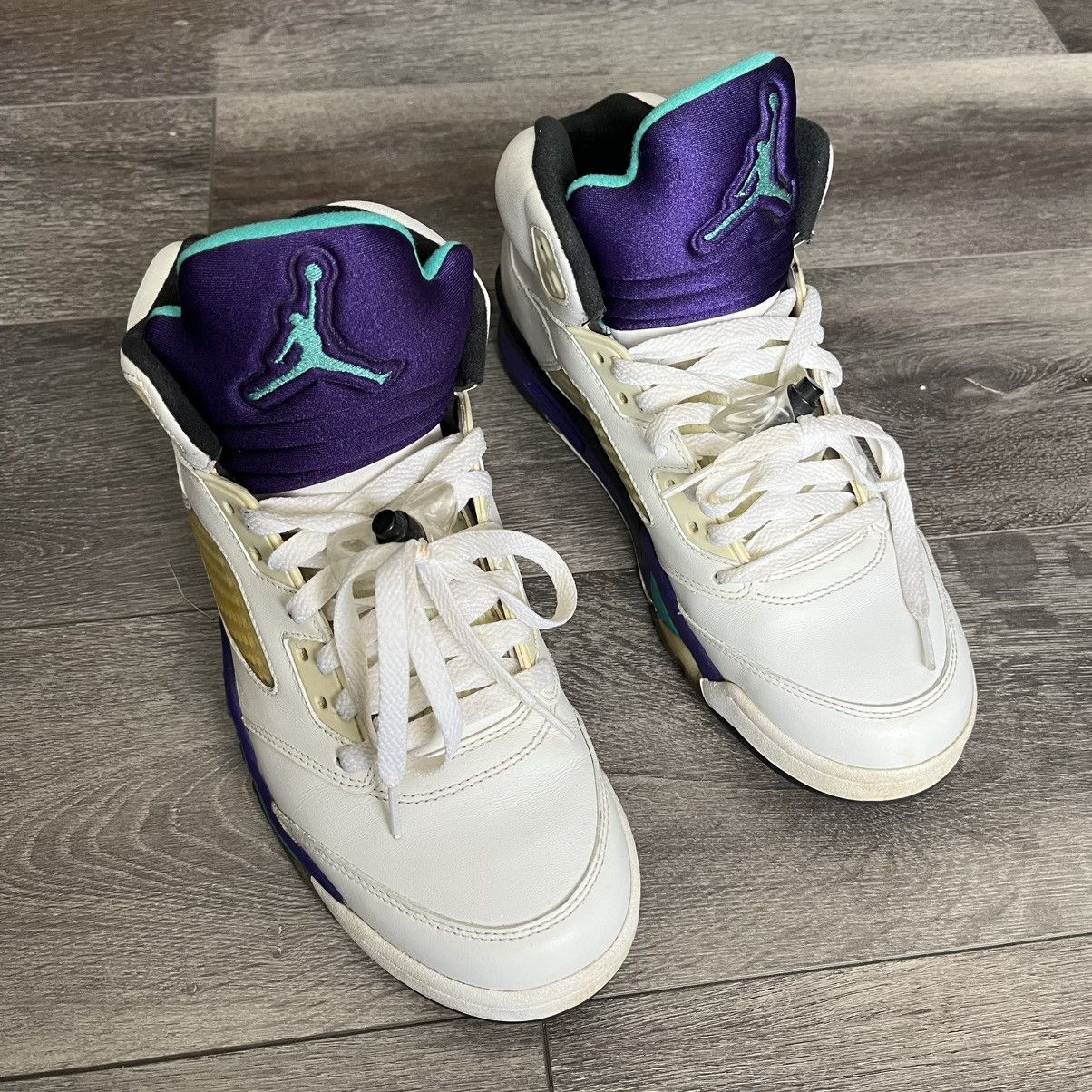 Jordan Brand Air Jordan 5 V Retro Grape Shoes 2013 136027-108 Size 9 Mens Size US 9 / EU 42 - 1 Thumbnail