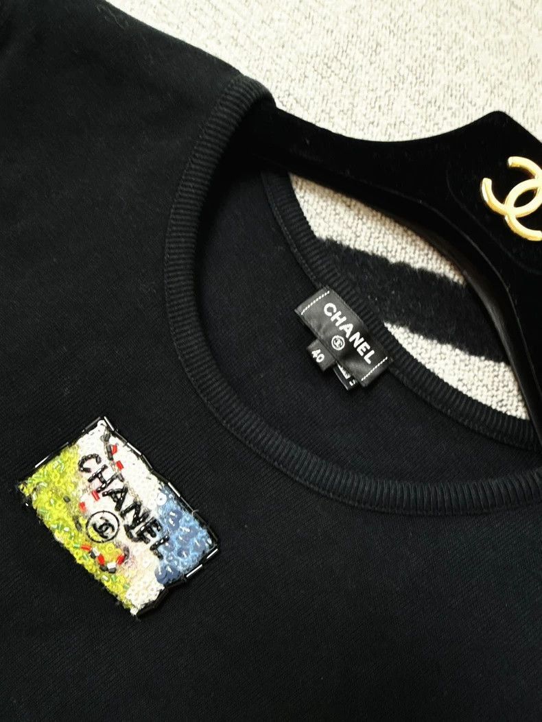 Chanel Chanel 23C Embroidered Sequin Letter T-shirt Size M / US 6-8 / IT 42-44 - 6 Thumbnail