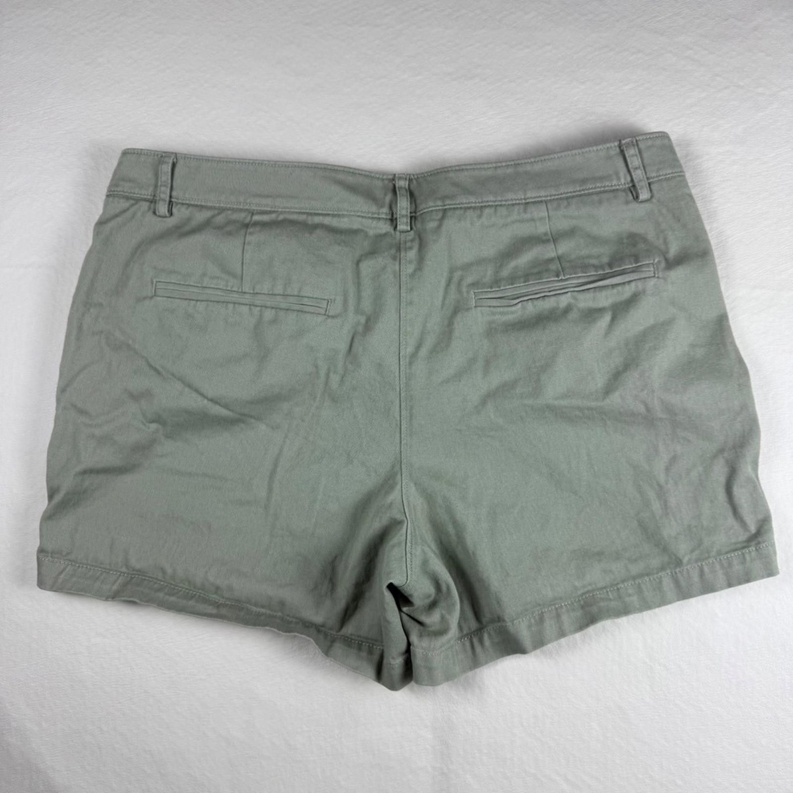 Other LL Bean Signature Women 14 Sage Green Chino Shorts Cotton Size 36" / US 14 / IT 50 - 3 Thumbnail