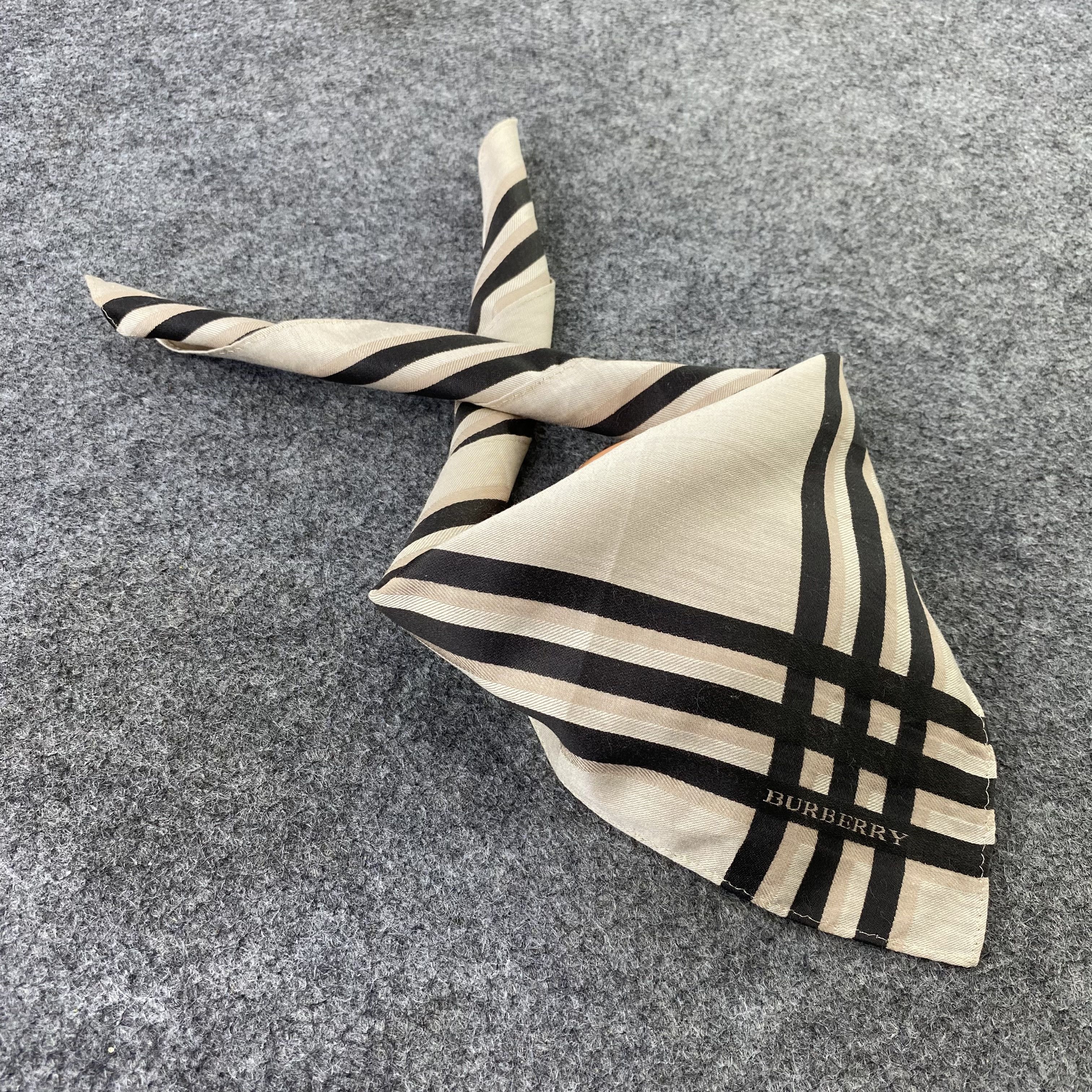 Burberry Burberry Handkerchief / Bandana / Neckerchief-B679 Size ONE SIZE - 1 Thumbnail