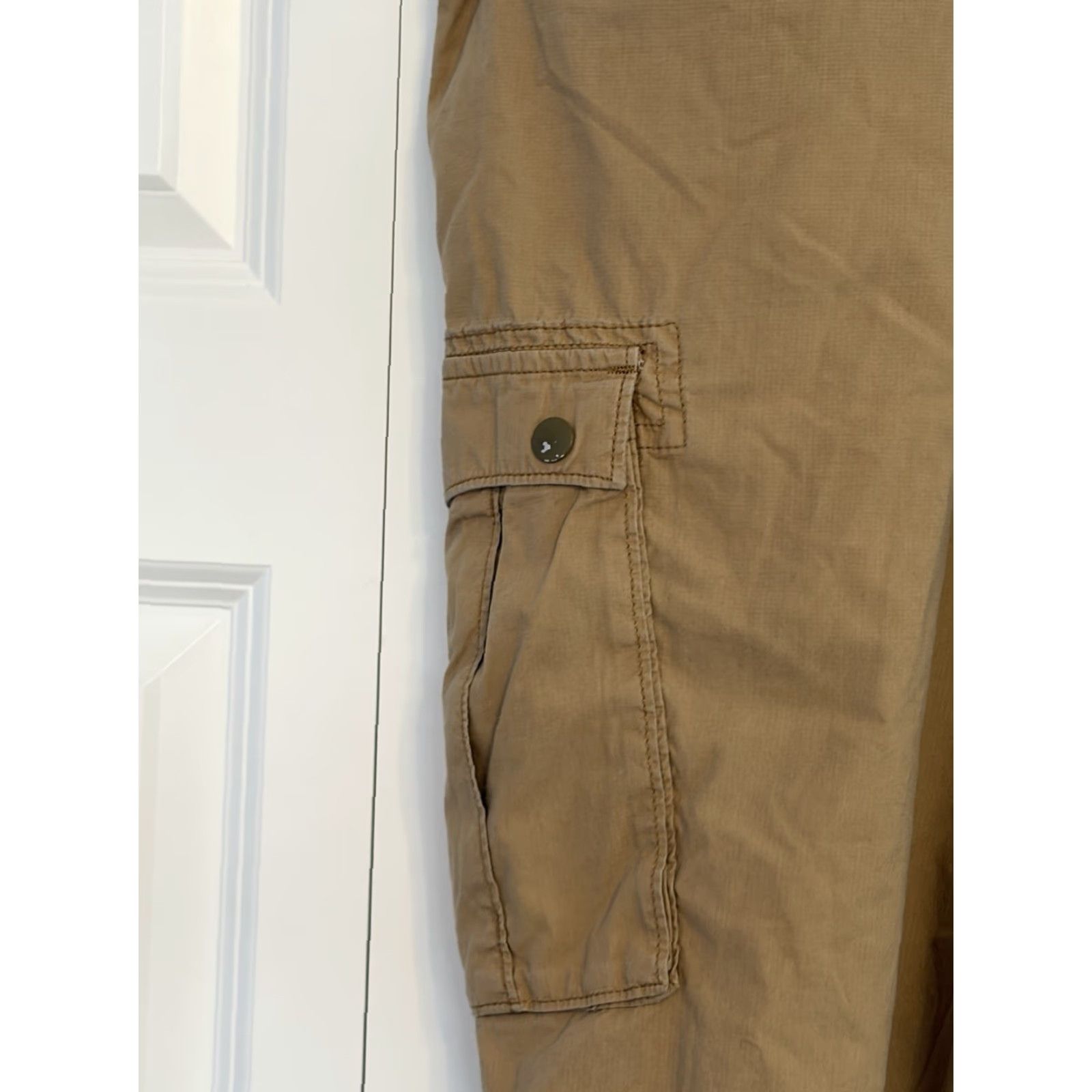 Levi's VINTAGE? No. Just Levi's Cargo Shorts Mens Regular 42 Beige Khaki Ripstop Cotton Pocket Cargo Outdoor Casual Summer 12in Inseam Mens Size US 42 / EU 58 - 5 Thumbnail