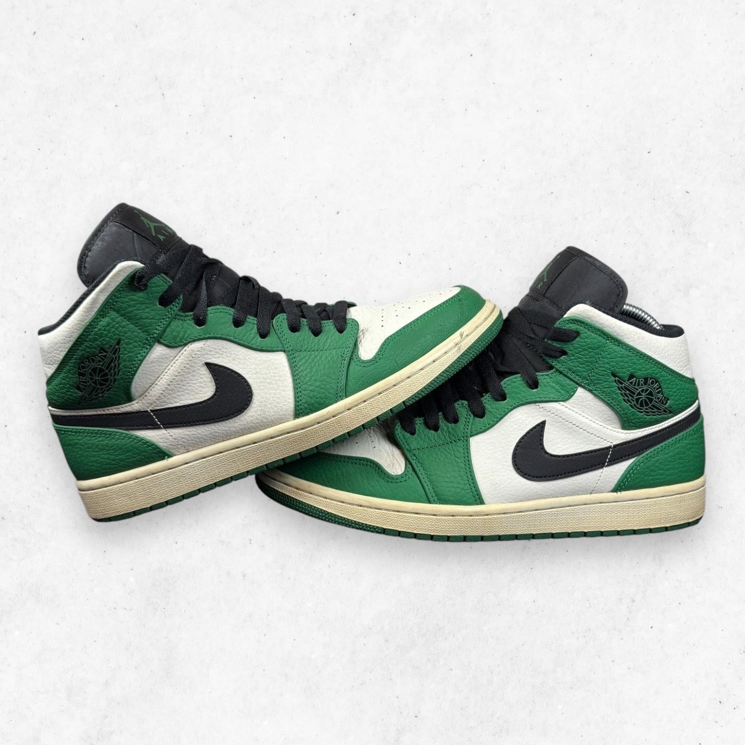 Jordan Brand Nike Air Jordan 1 Mid Pine Green 852542-301 Size 10.5 Size US 10.5 / EU 43-44 - 1 Thumbnail