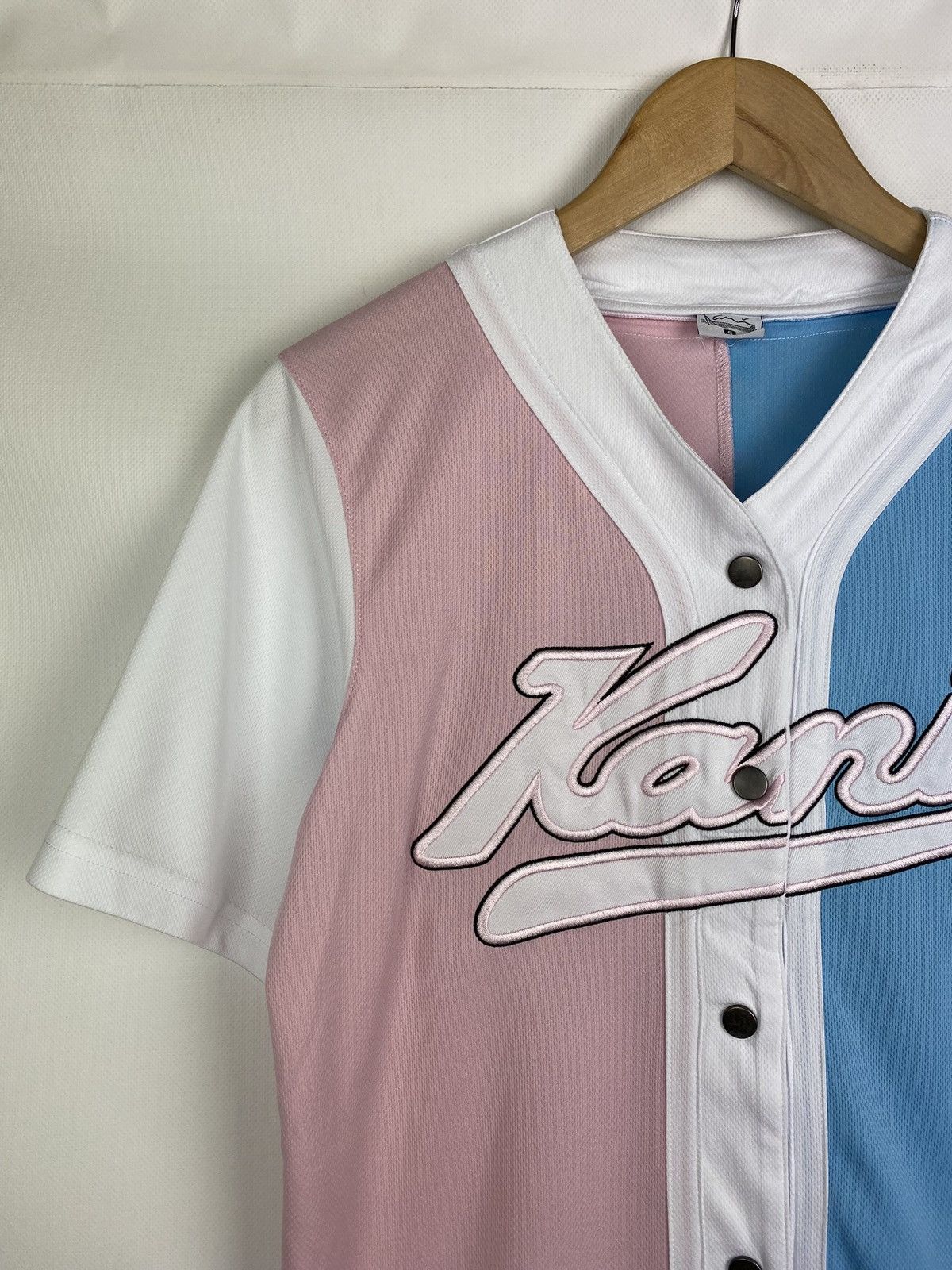 Karl Kani Karl Kani ladies short sleeve big logo jersey shirt size S Size S / US 4 / IT 40 - 4 Thumbnail