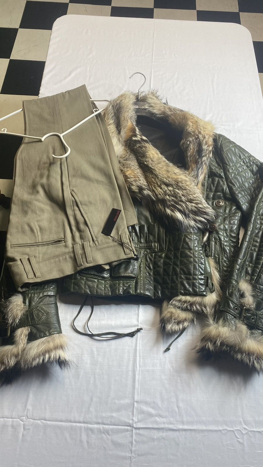 Roberto Cavalli × Vintage ONE OF A KIND RUNWAY 2005 Leather Coyote Fur jacket Size US S / EU 44-46 / 1 - 16 Thumbnail