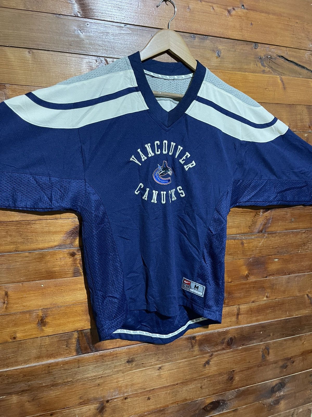 NHL Vintage 90s nike NHL vancouver canucks hockey jersey Size US M / EU 48-50 / 2 - 4 Thumbnail