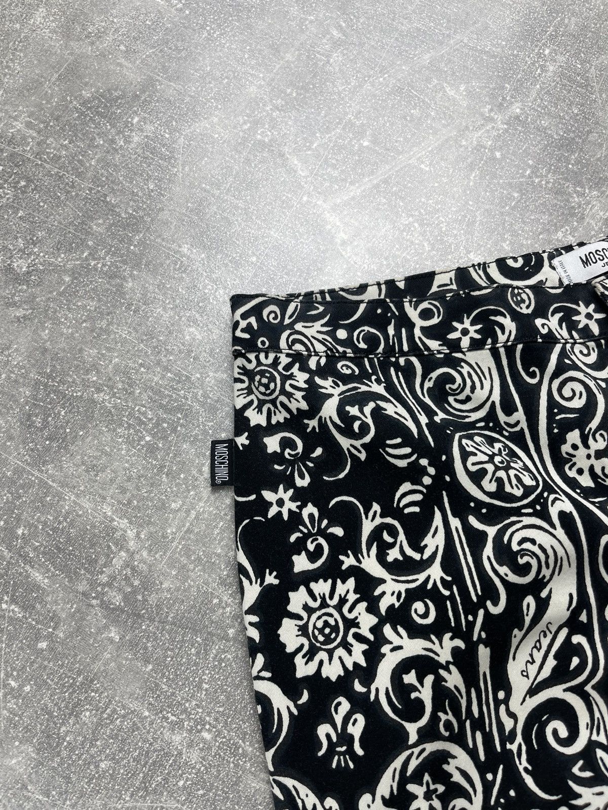 Moschino Moschino Jeans VNTG Paisley Print Flared Pants Black White Size 30" / US 8 / IT 44 - 10 Thumbnail
