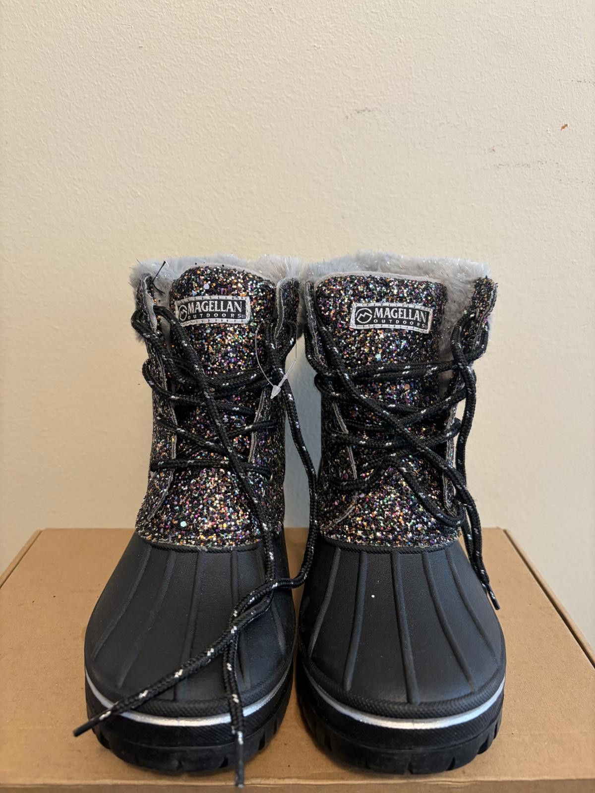 Magliano Magellan Outdoors Girl's Glitter Faux Fur Snow Boot (Size 4) Size US 4 / IT 34 - 1 Thumbnail