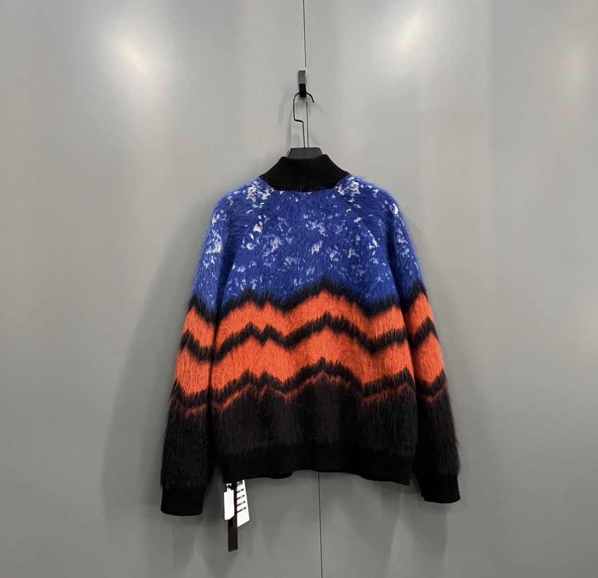 Louis Vuitton Louis Vuitton Multicolor Jacquard Cashmere Cardigan J41 Size XL / US 12-14 / IT 48-50 - 2 Thumbnail