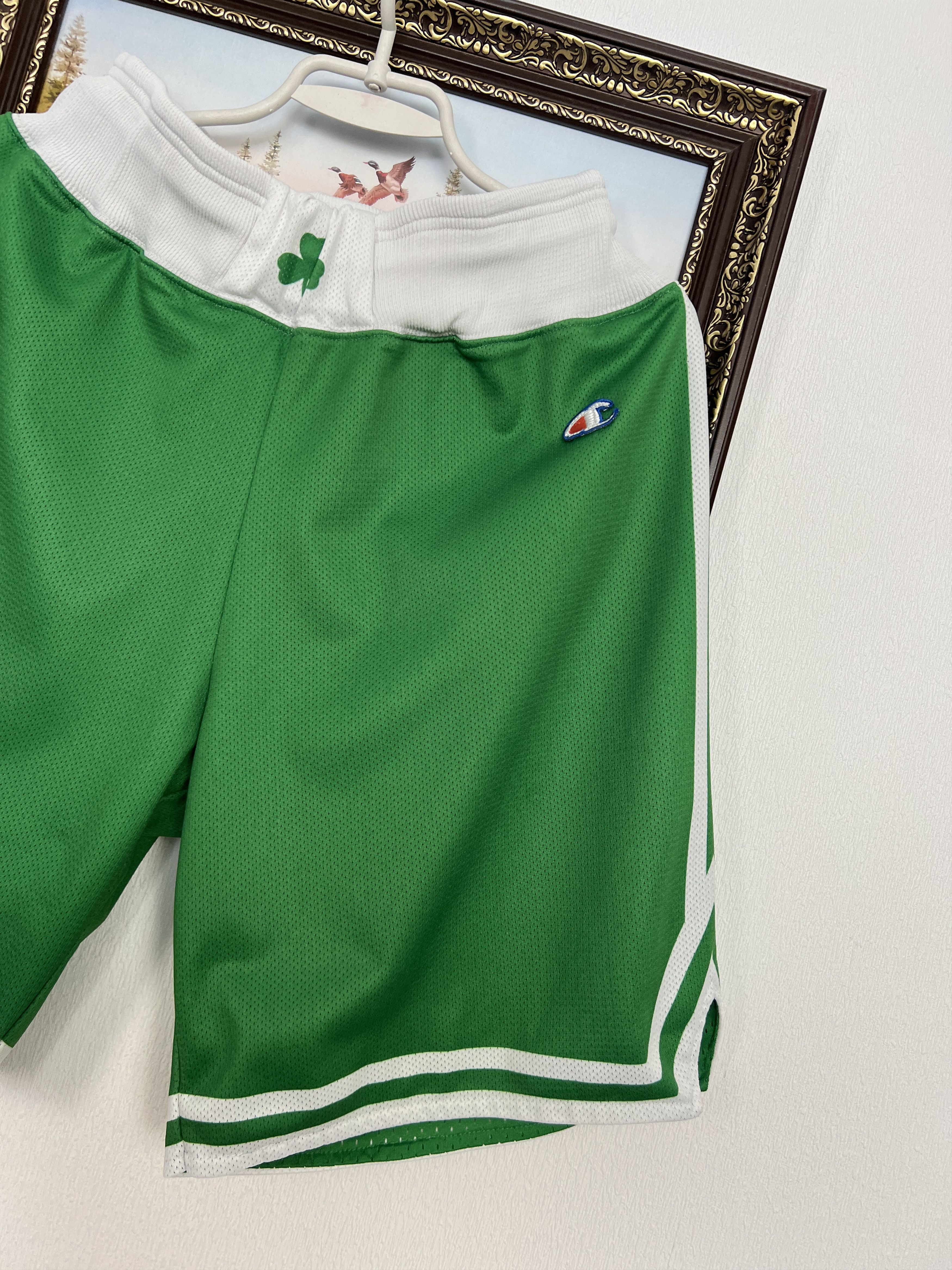 Champion Vintage 90's Champion Boston Celtics NBA Green Shorts M Size US 32 / EU 48 - 2 Thumbnail