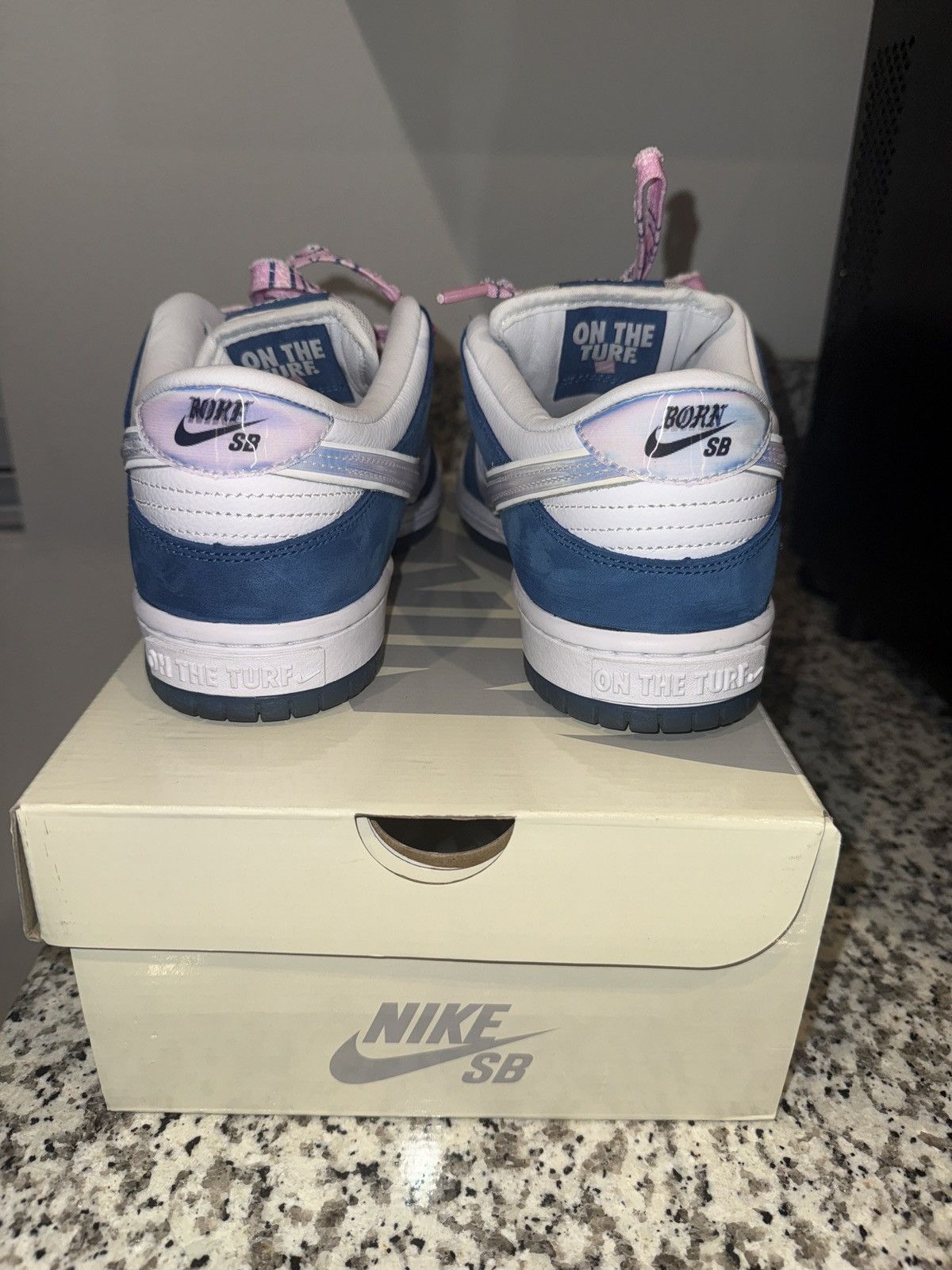 Nike One block at a time dunks Size US 8 / EU 41 - 4 Thumbnail