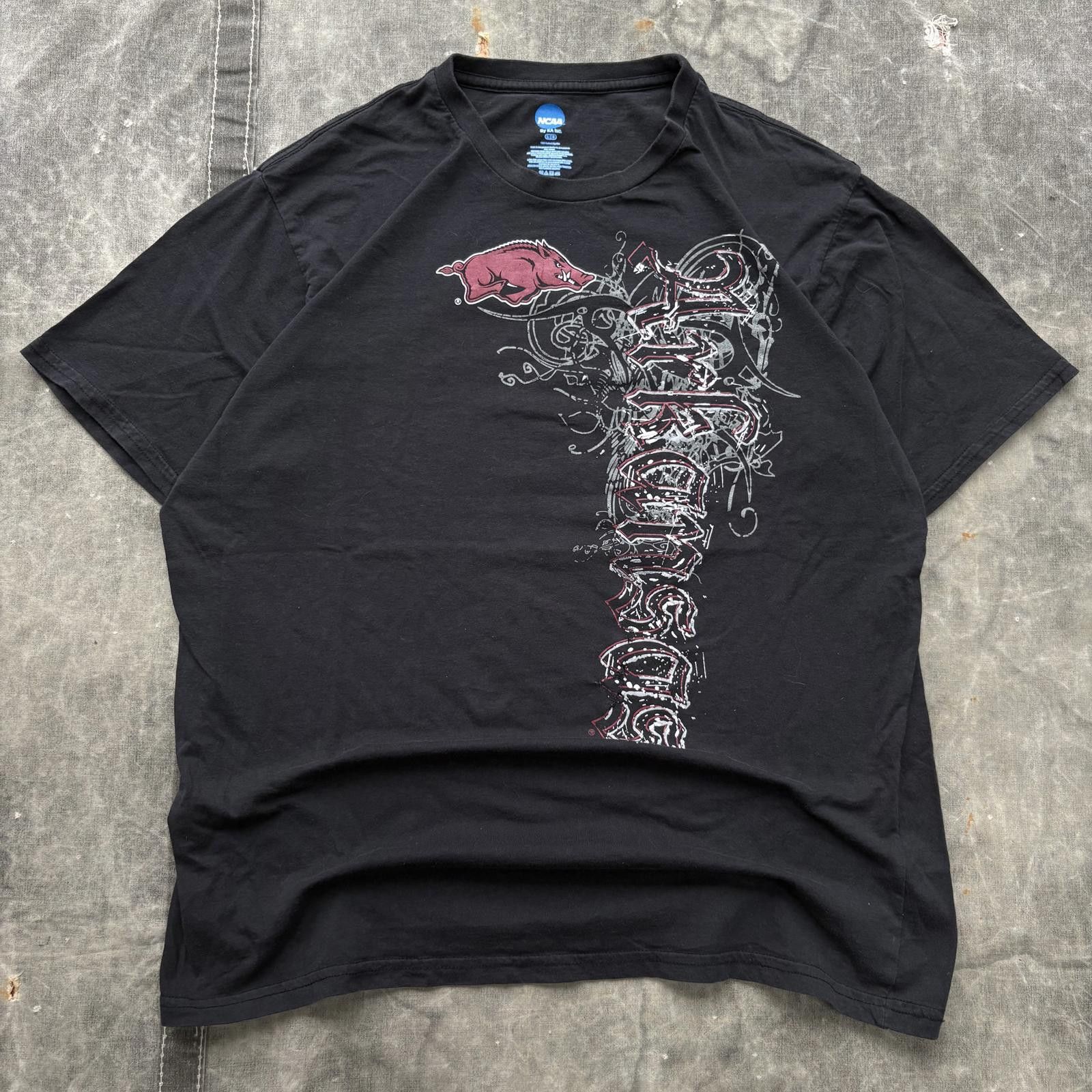 NCAA Vintage Y2K Affliction Arkansas Razorbacks Grunge Shirt Size US L / EU 52-54 / 3 - 1 Thumbnail