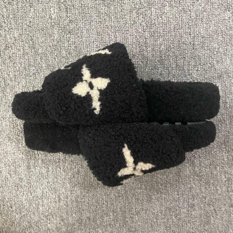 Louis Vuitton Louis Vuitton Comfort Slide Sandals in Black - Size US 6 / EU 39 - 4 Thumbnail