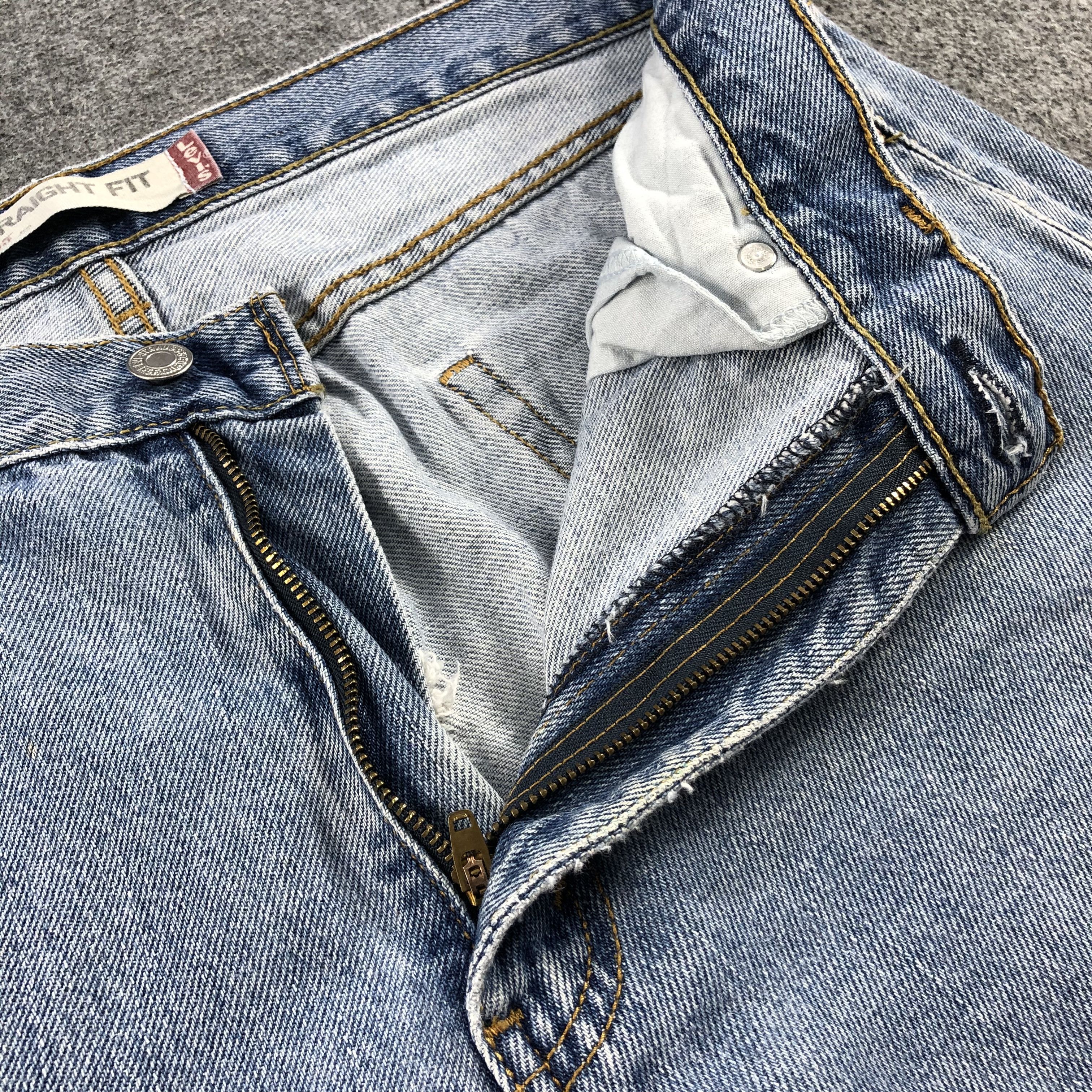 Levi's Vintage Blue Wash Levis 505 Jeans-J1624 Size US 35 - 8 Thumbnail
