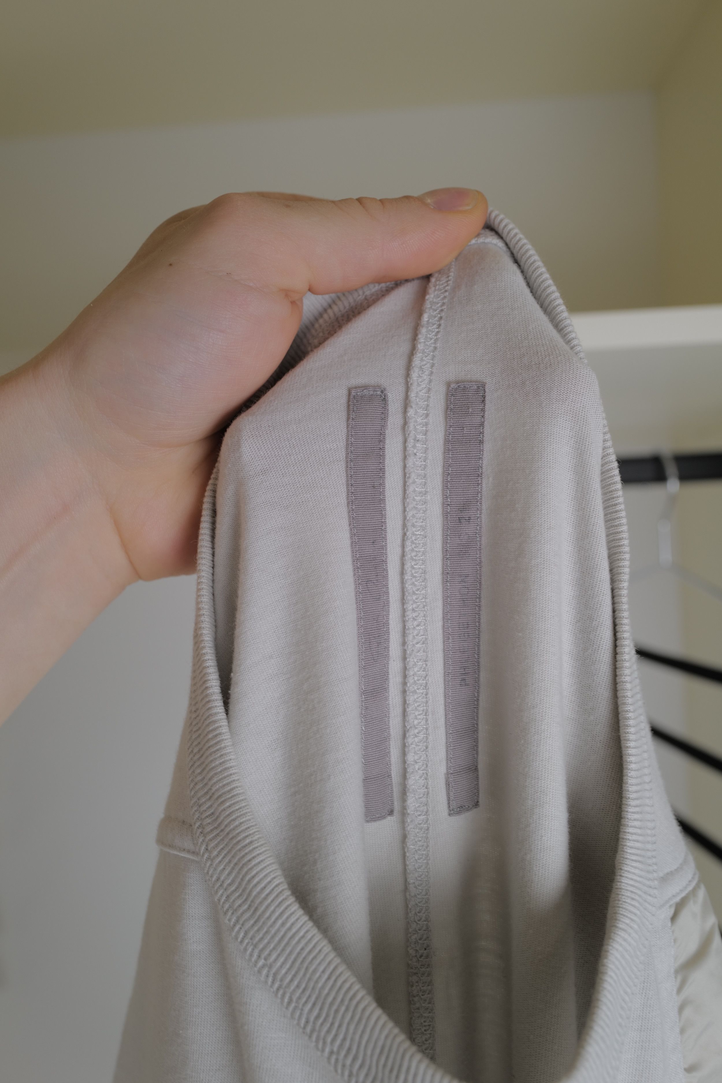 Rick Owens RICK OWENS LONG SLEEVE ZIP POCKET T-SHIRT OYSTER IN OYSTER Size US M / EU 48-50 / 2 - 19 Thumbnail