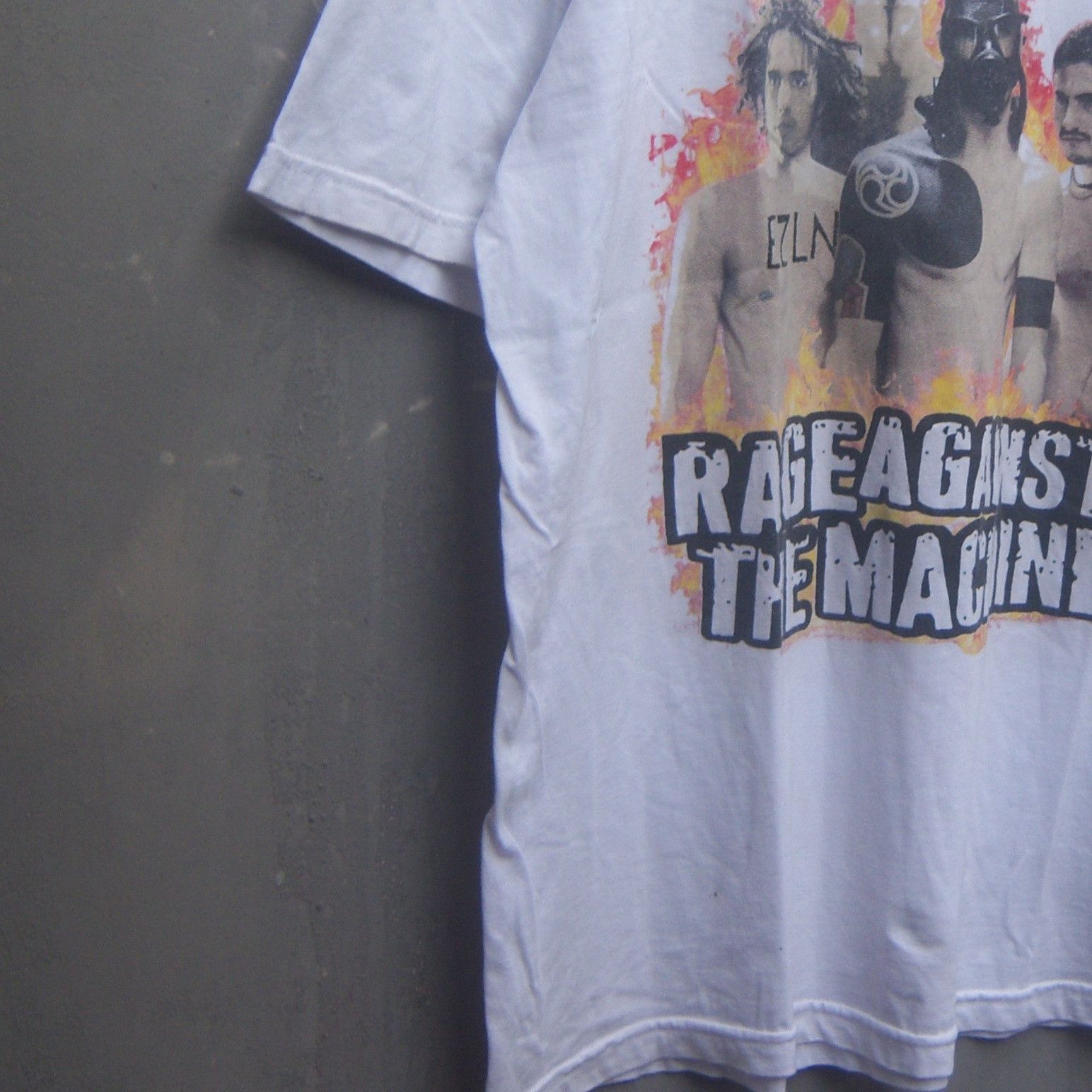 Band Tees Very Rare Rage Against The Machine Tee Size US L / EU 52-54 / 3 - 9 Thumbnail