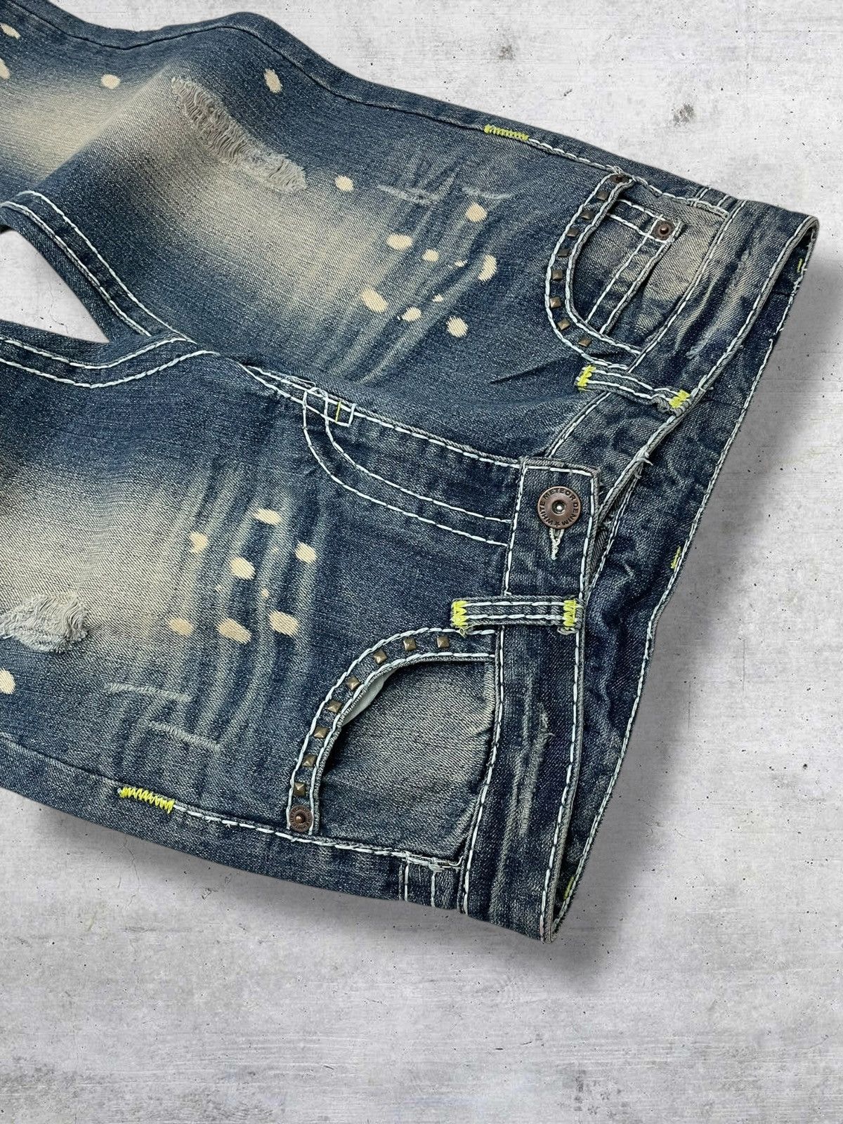 Tornado Mart WHITE METEOR 1990S JAPAN DESIGNER FLARED DISTRESSED DENIM Size US 32 / EU 48 - 6 Thumbnail