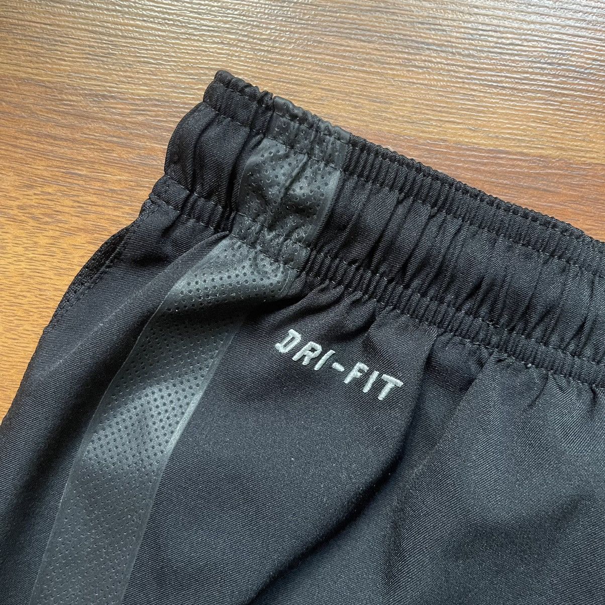 Nike × Vintage JUVENTUS NIKE 2012/2013 FOOTBALL SOCCER AWAY SHORTS Size US 31 - 4 Thumbnail