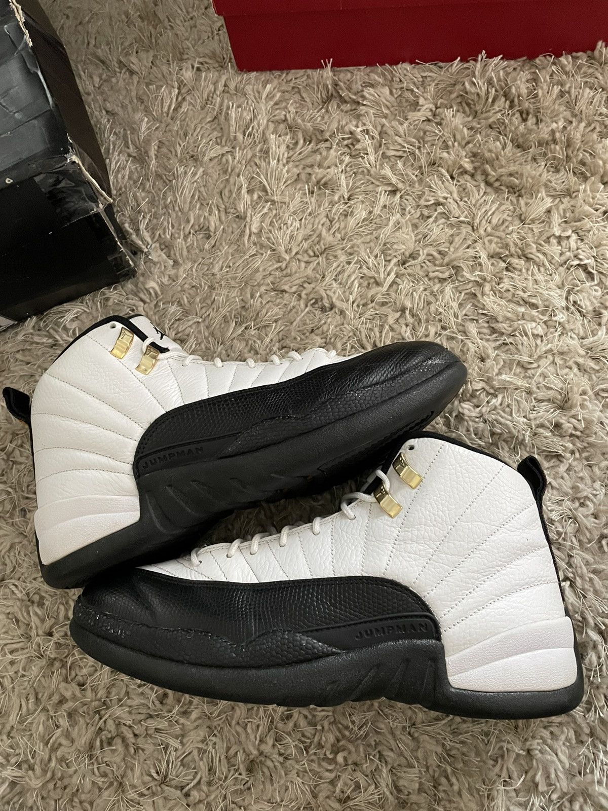 Jordan Brand Jordan 12 Taxi 2013 Size US 8.5 / EU 41-42 - 2 Thumbnail