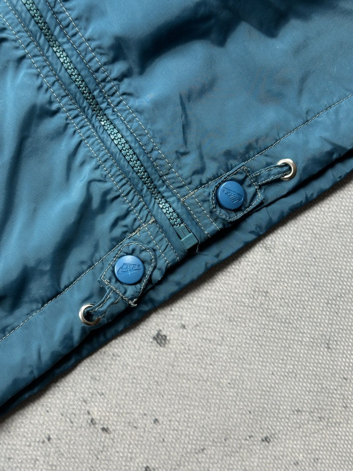 Nike Vintage Nike Cross Training Teal Mesh Lined Windbreaker 90s Size US L / EU 52-54 / 3 - 8 Thumbnail