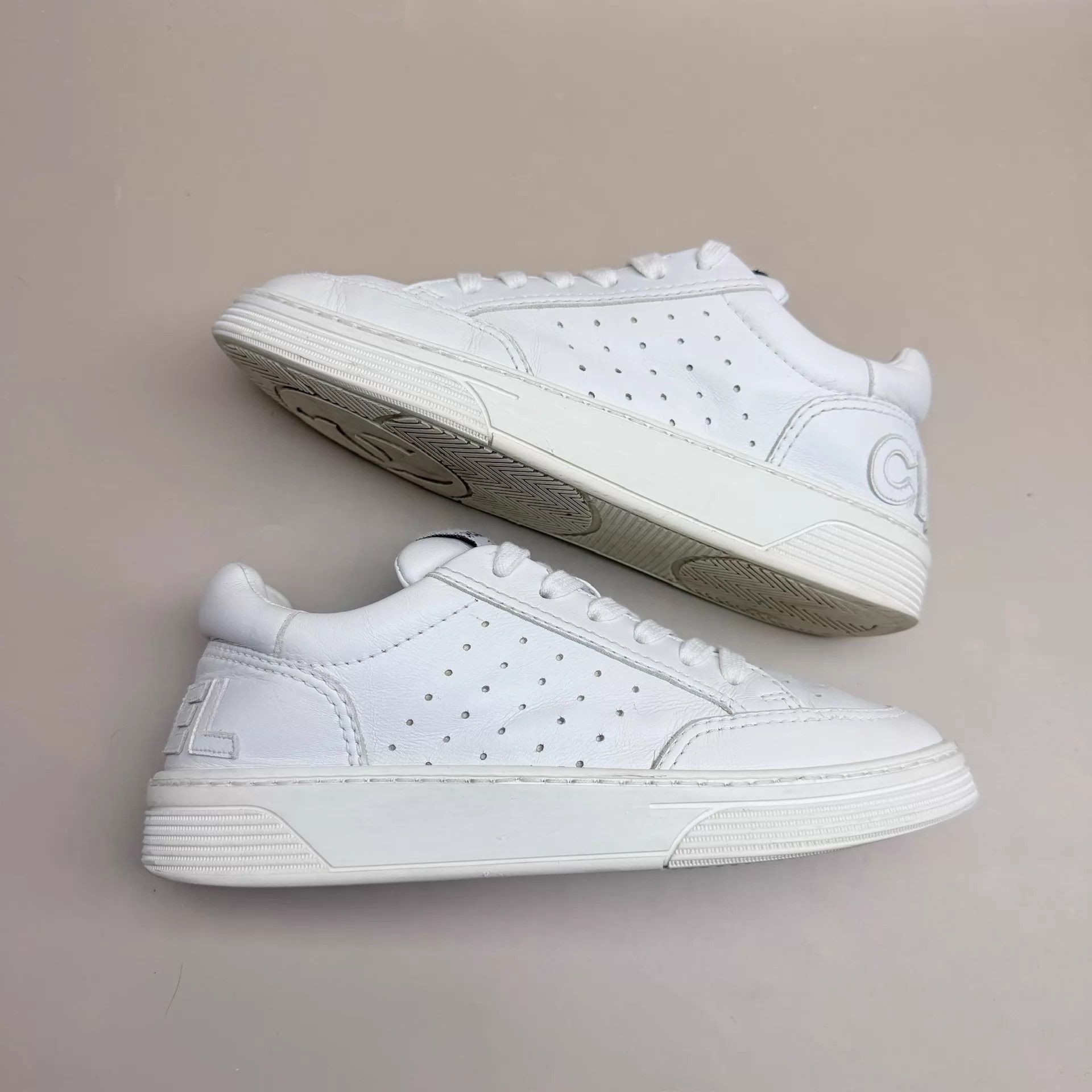 Chanel CHANEL White Logo Sneakers Women's 37 95 New Size US 6.5 / IT 36.5 - 4 Thumbnail