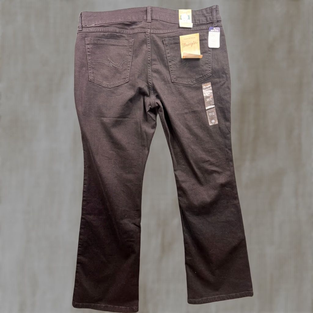 Wrangler Wrangler Jeans Bootcut Womens 5-Pocket Denim Black Deep Dyed Premium Vintage No NWT 32x19 32x32 Womens Mens? Size 40" / US 18 - 1 Thumbnail