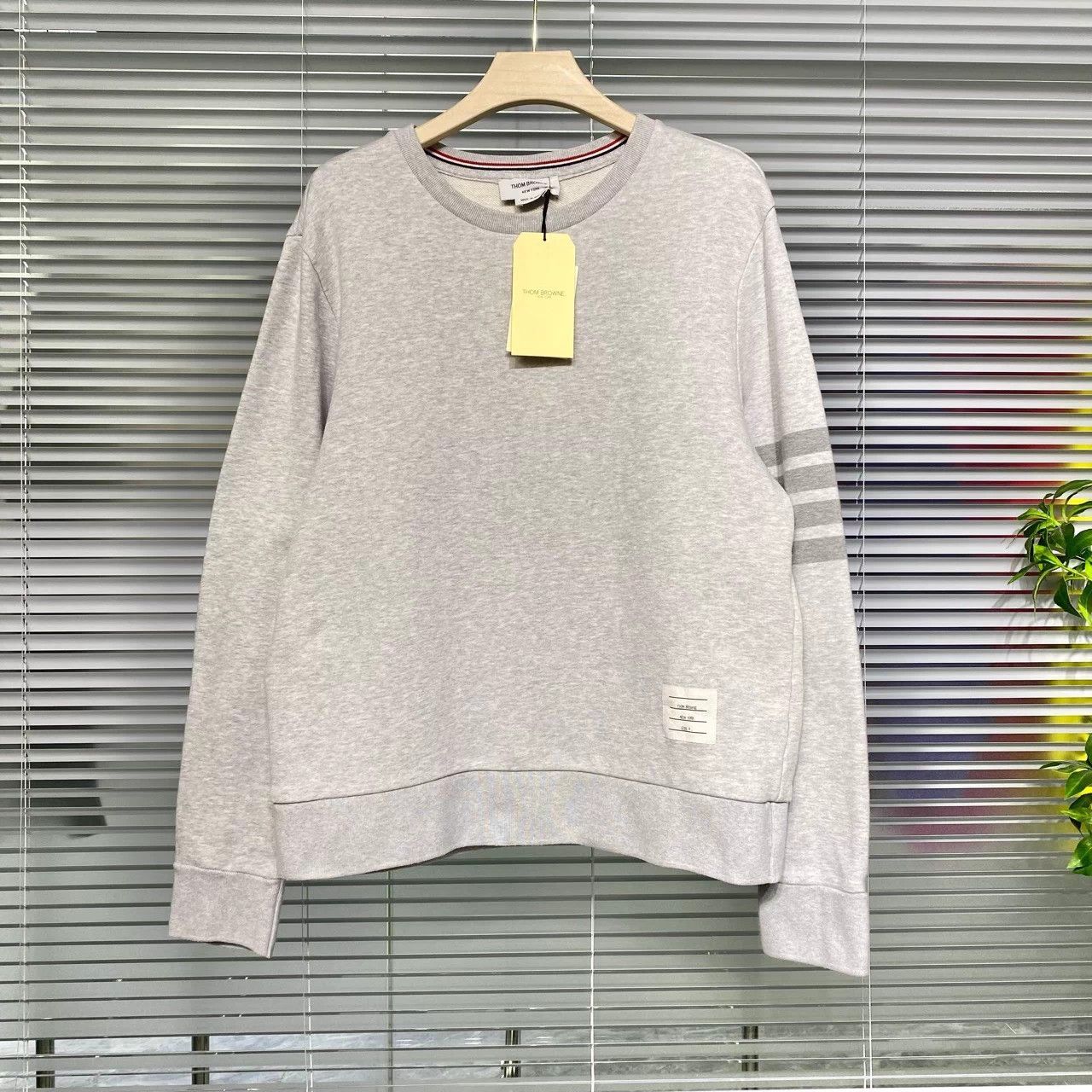 Thom Browne THOM BROWNE Gray Knit Logo Crewneck Sweatshirt 4 Size US XL / EU 56 / 4 - 1 Thumbnail