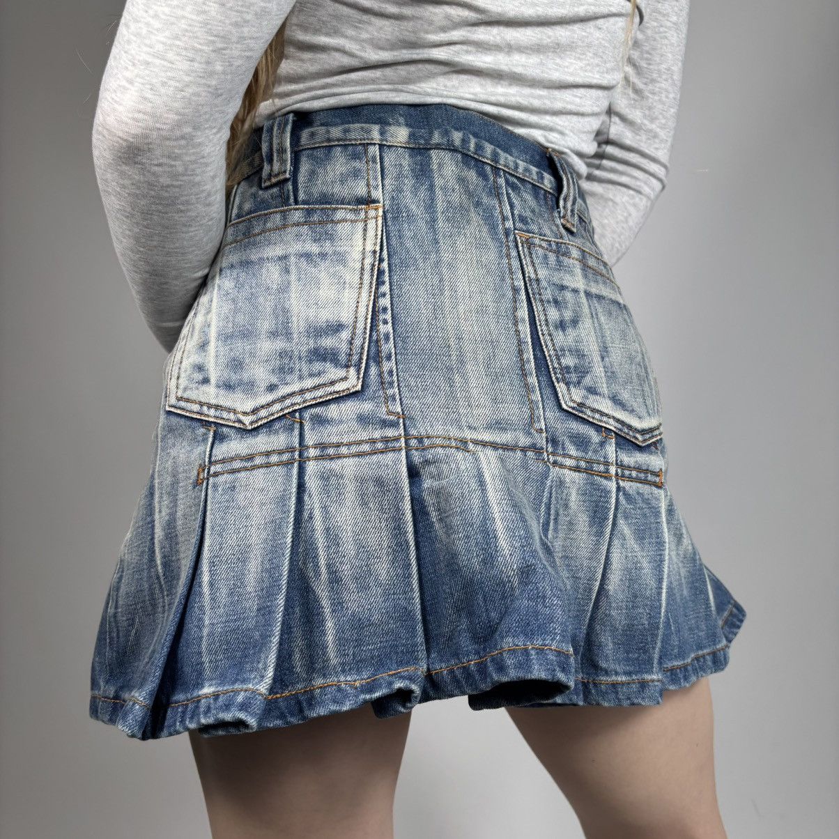 Japanese Brand Vintage Y2K Japanese Flared Retro Denim Mini Skirt 90s Style Size 27" / US 4 / IT 40 - 2 Thumbnail