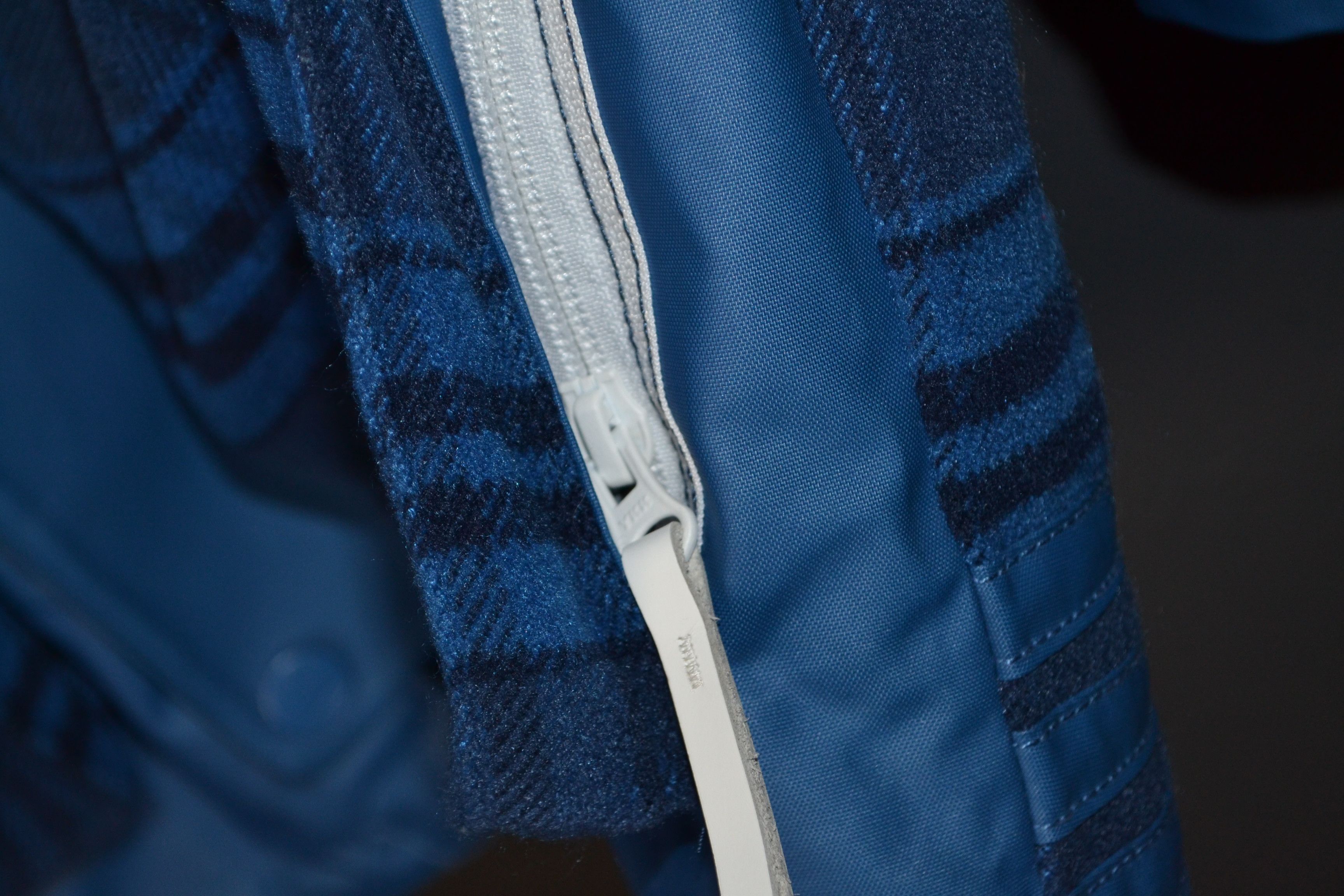 Adidas Adidas Burton M size Gluhwein 2011 Rare Collaboration Jacket Size US M / EU 48-50 / 2 - 6 Thumbnail