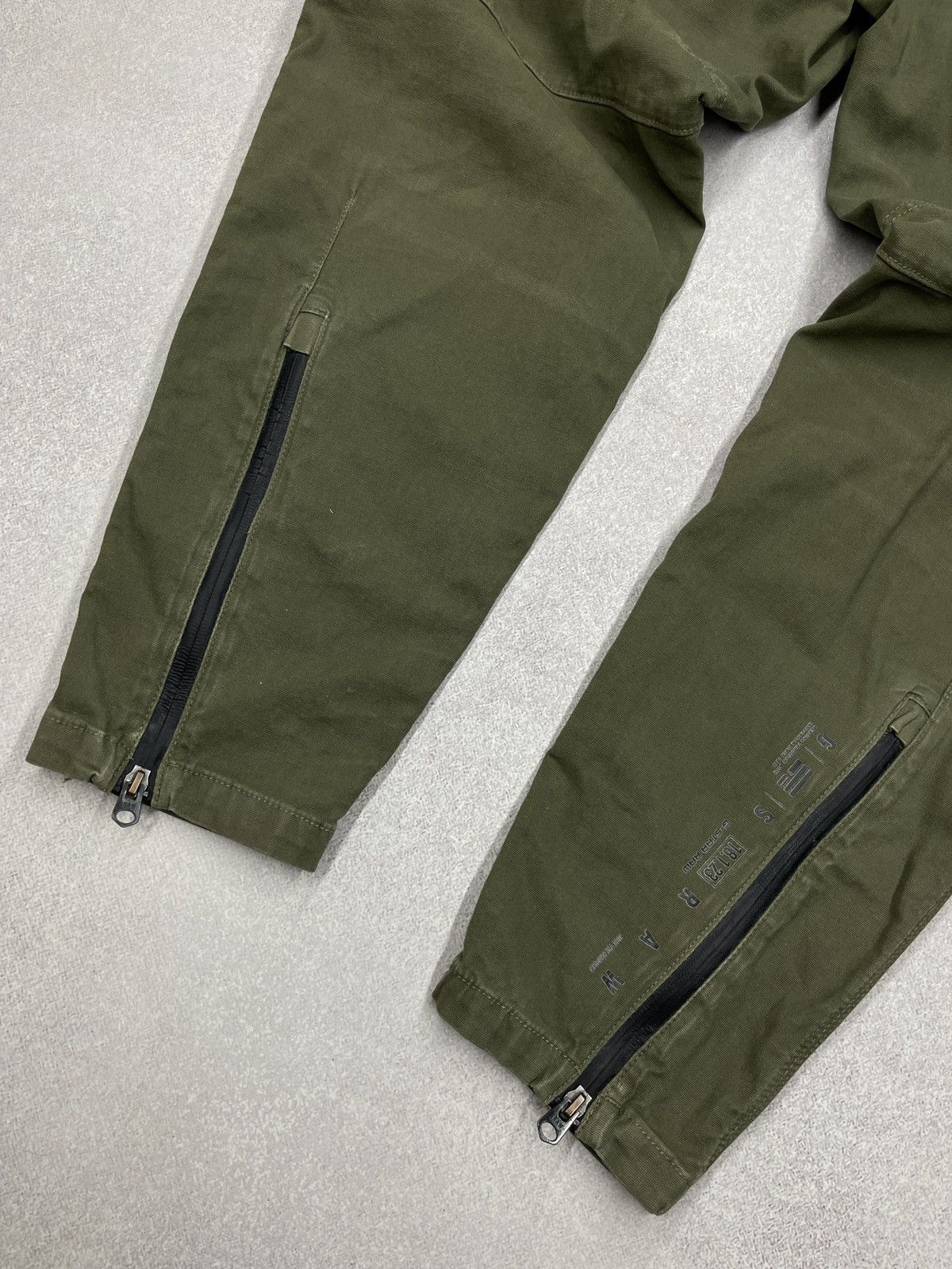 G-Star Mens G Star Raw Fatigue Relaxed Tapered Cargo Pants Size 36 Size US 36 / EU 52 - 11 Thumbnail