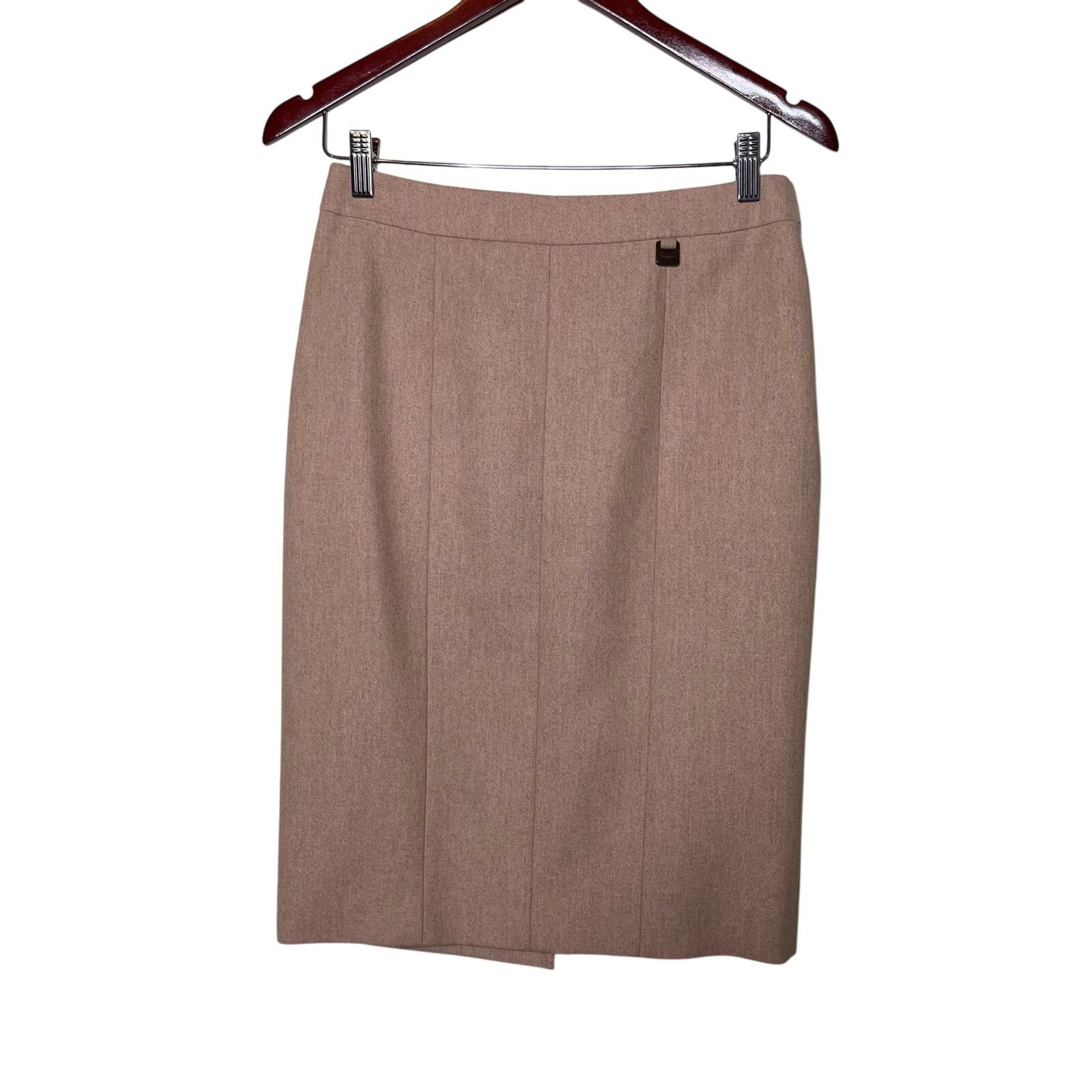 Salvatore Ferragamo Salvatore Ferragamo cream wool angora pencil classic skirt 8 Size 30" / US 8 / IT 44 - 1 Thumbnail