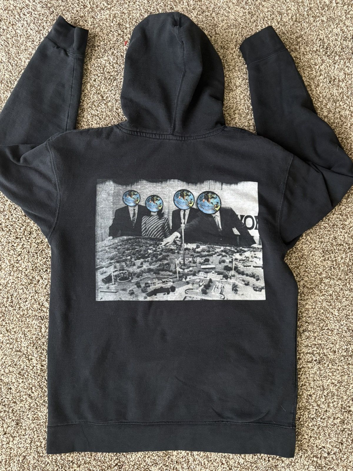 Travis Scott Astroworld staff hoodie Size US L / EU 52-54 / 3 - 2 Thumbnail