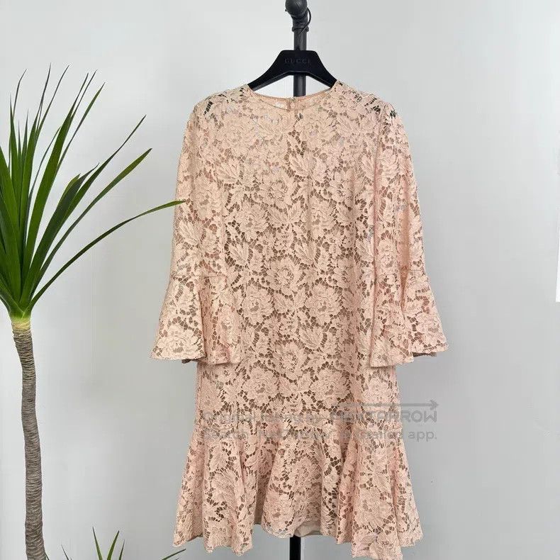Valentino Valentino Lotus pink lace dress Size XS / US 0-2 / IT 36-38 - 1 Thumbnail
