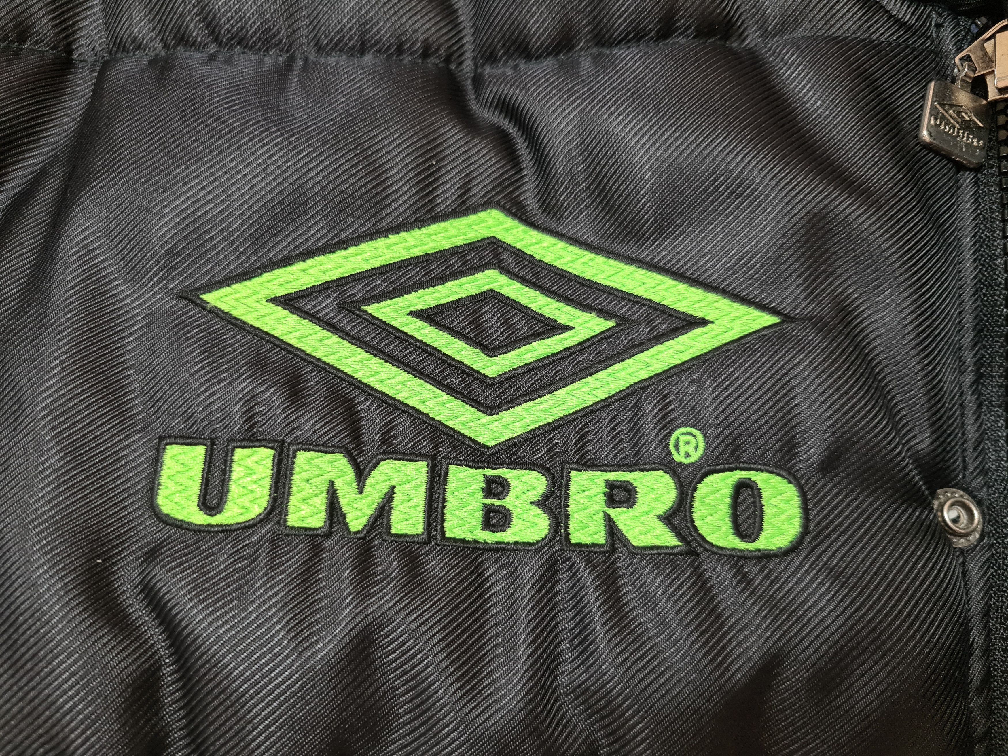 Umbro UMBRO PRO TRAINING FOOTBALL JACKET SOCCER WINTER JACKET Size US L / EU 52-54 / 3 - 7 Thumbnail