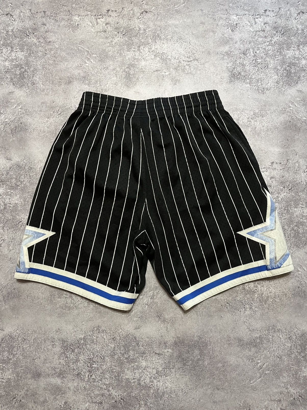 Mitchell & Ness Orlando Magic NBA shorts Size US 32 / EU 48 - 2 Thumbnail