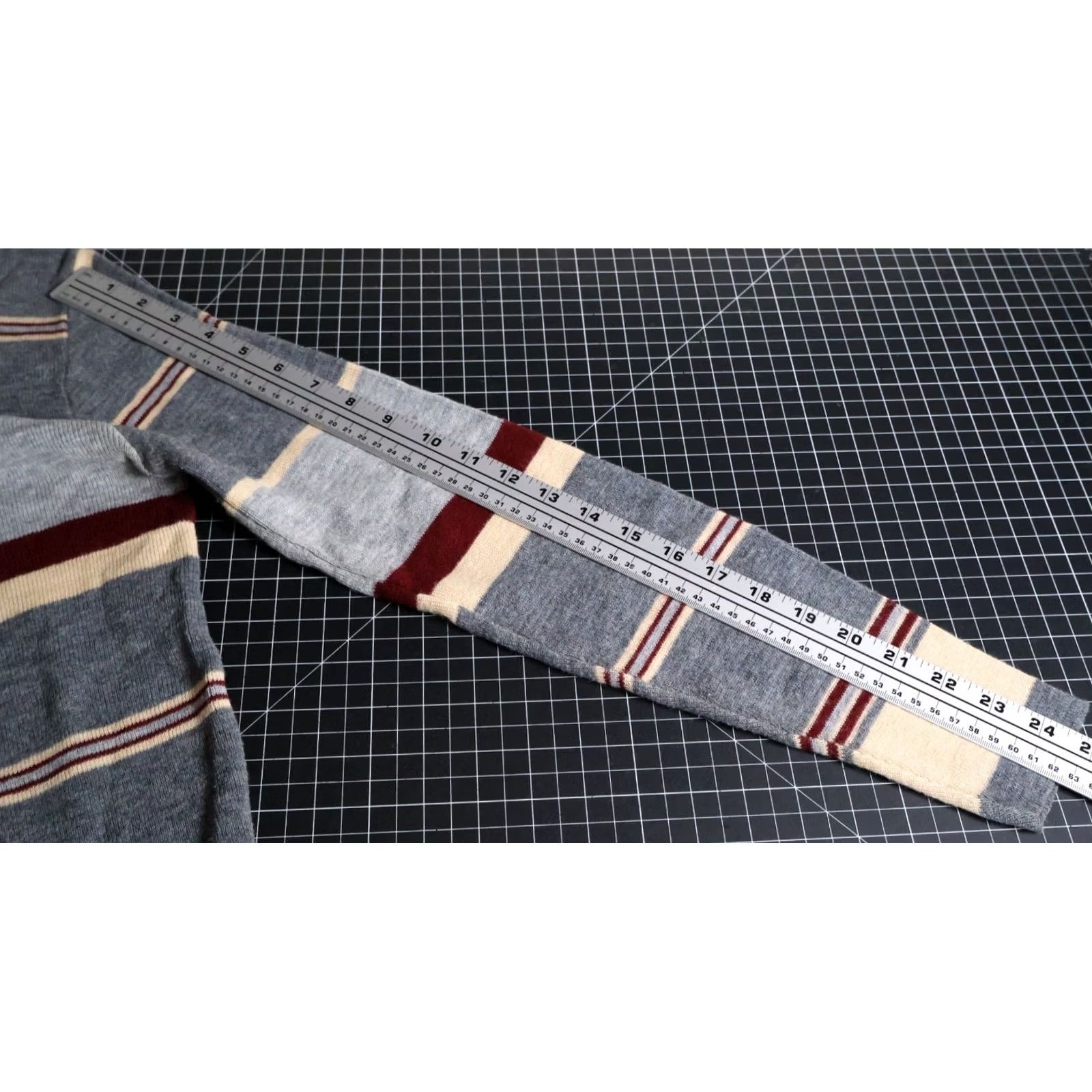 Vintage VINTAGE Donegal Sweater Mens S Gray 70s Men Tag Cream Striped Thin Acrylic Size US S / EU 44-46 / 1 - 7 Thumbnail