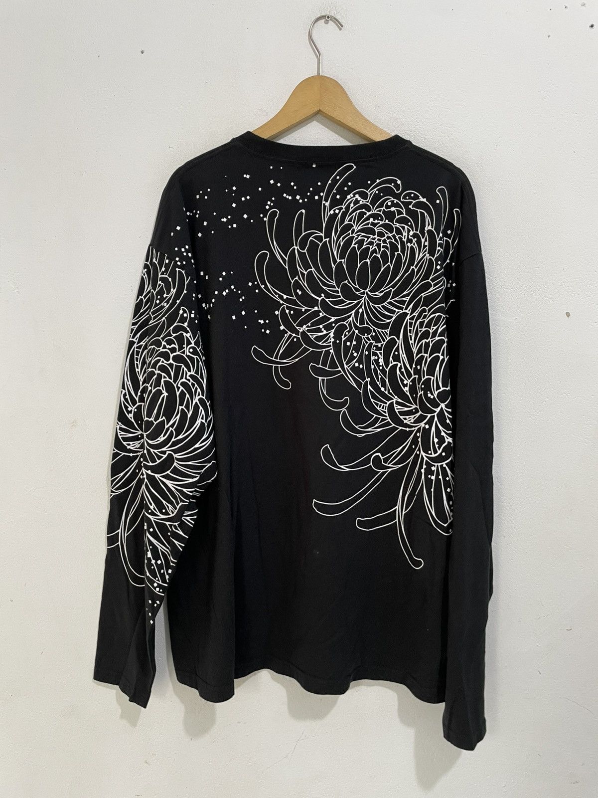 Karakuri Tamashii Vintage Japanese Sukajan Style flower Long Sleeve Tee Size US XL / EU 56 / 4 - 2 Thumbnail
