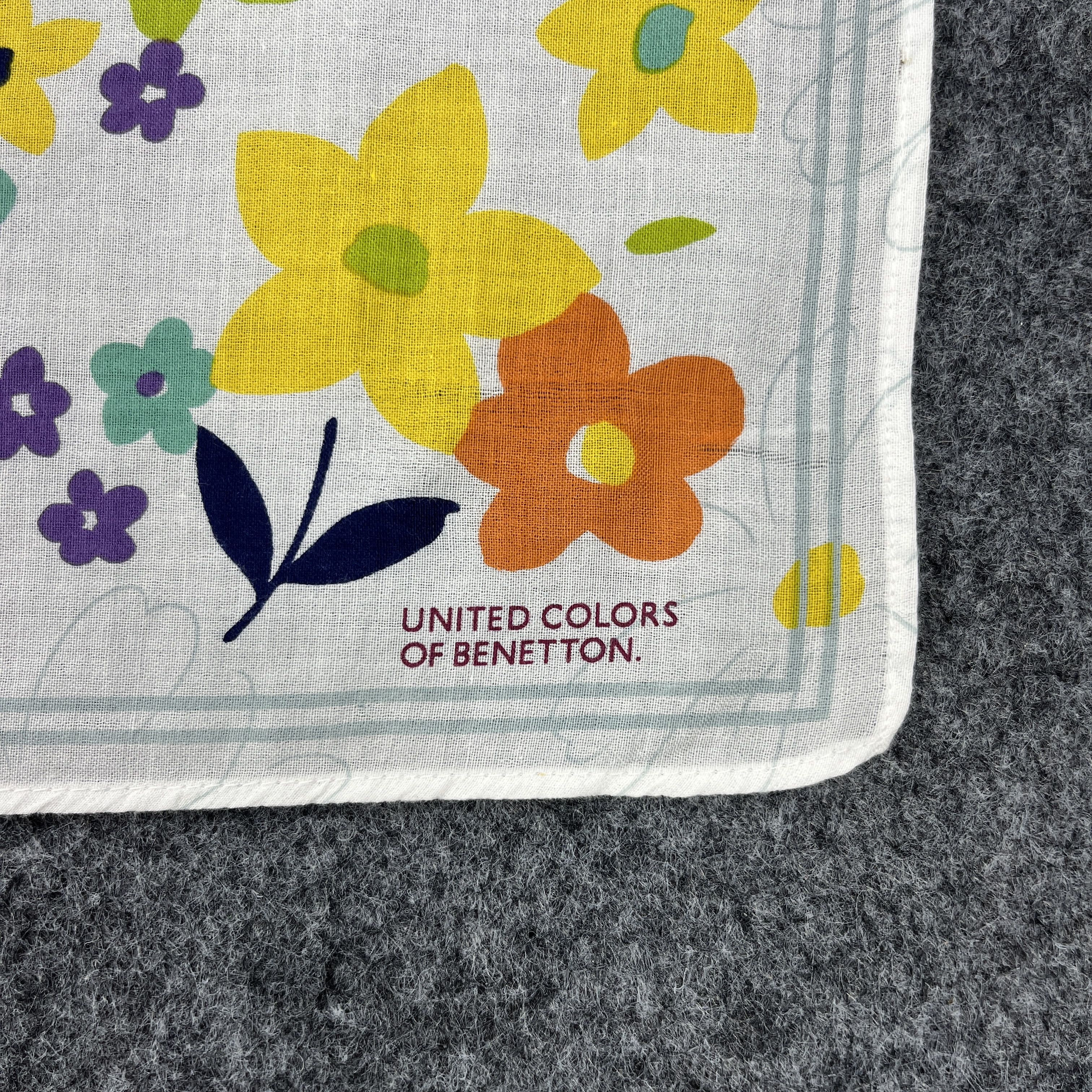 United Colors Of Benetton United Colors Of Benetton Handkerchief / Neckerchief B1122 Size ONE SIZE - 3 Thumbnail
