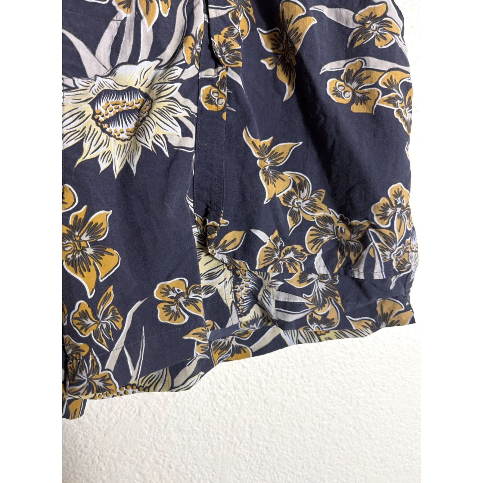 Tommy Bahama Tommy Bahama Trunks Mens Large Gray Lined Tropical 38x4 Drawstring Size ONE SIZE - 7 Thumbnail