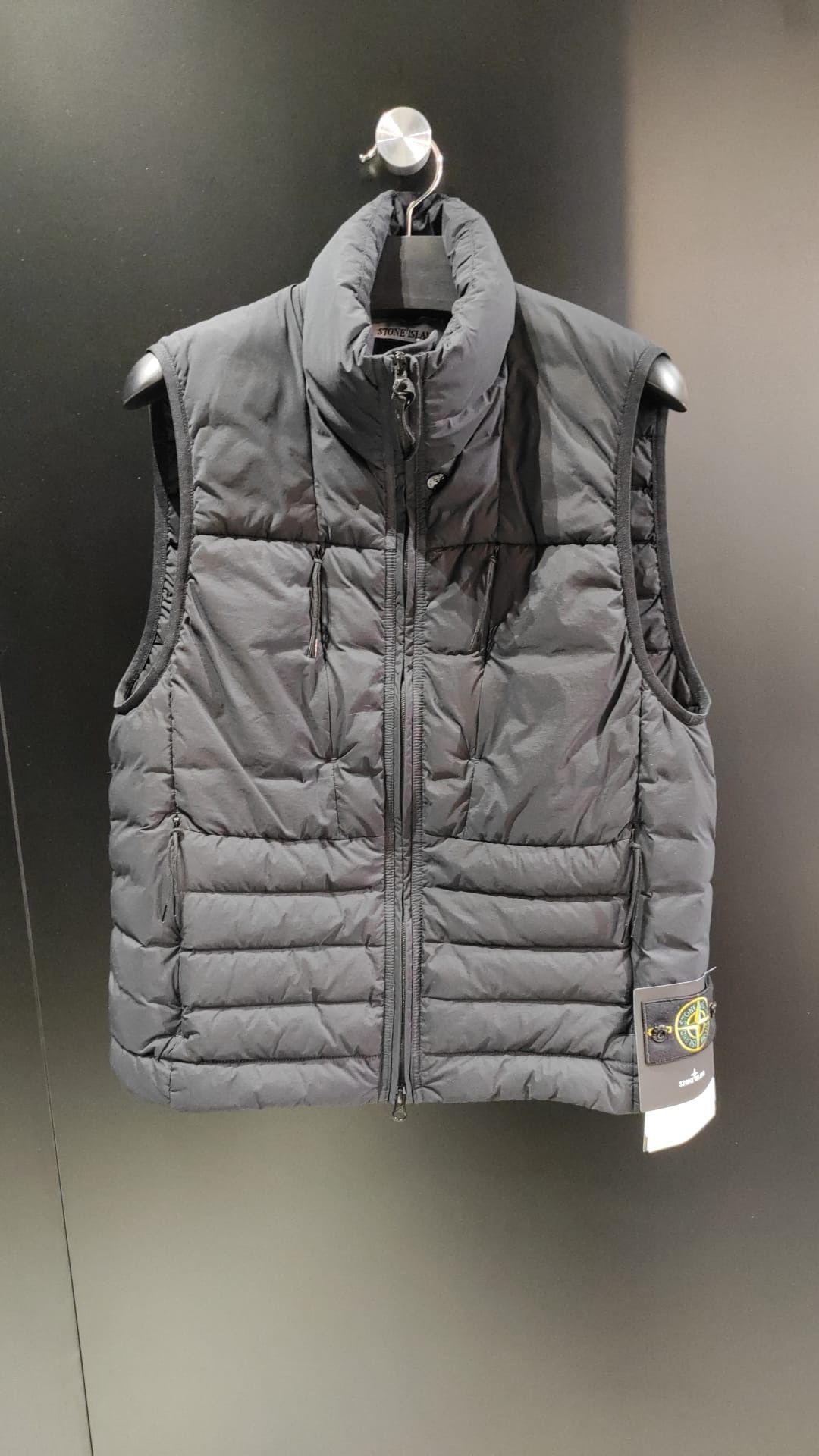 Stone Island Stone Island Zippered Sleeveless Jacket tag size M Men - USA Duties Paid Size US M / EU 48-50 / 2 - 1 Preview