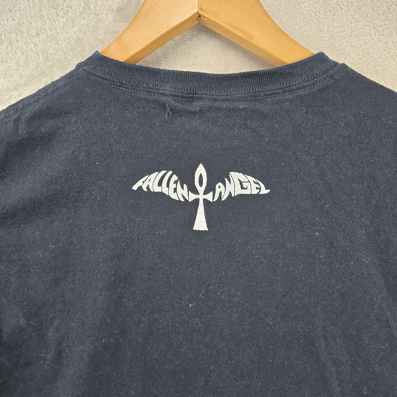 Gildan Vintage Fallen Angel Shirt Mens Medium Y2K Hooded Prince Size US M / EU 48-50 / 2 - 6 Thumbnail