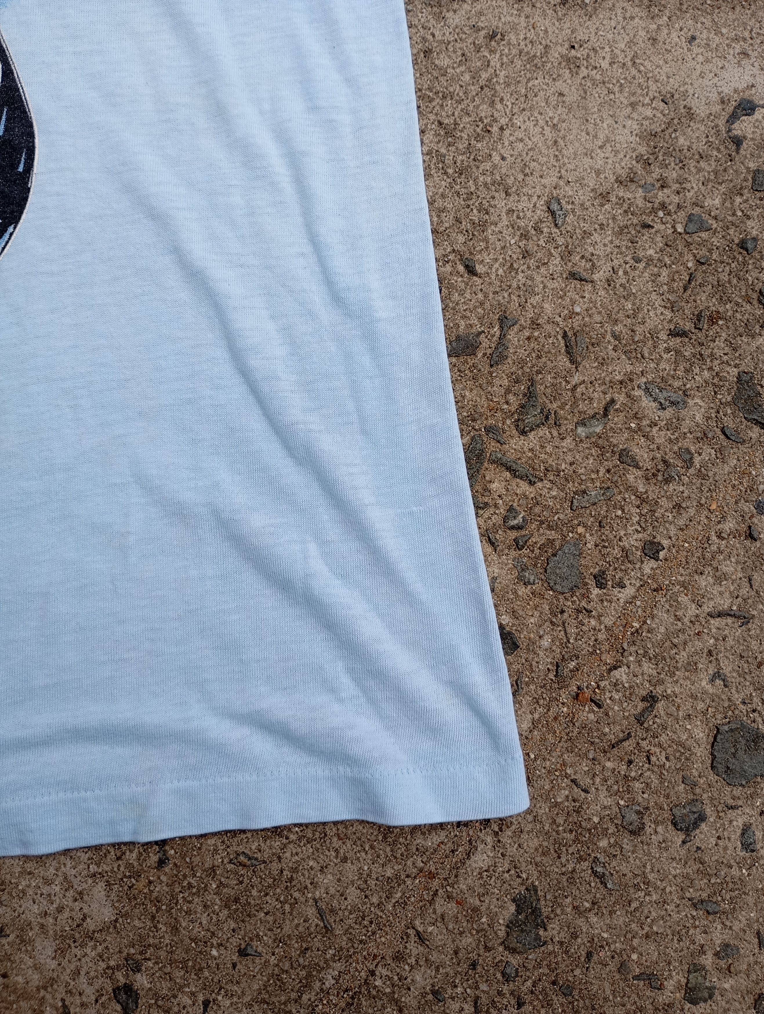 Band Tees × Vintage Vintage 1985 Dire Straits Brothers in Arms Live in T shirt Size US M / EU 48-50 / 2 - 5 Thumbnail