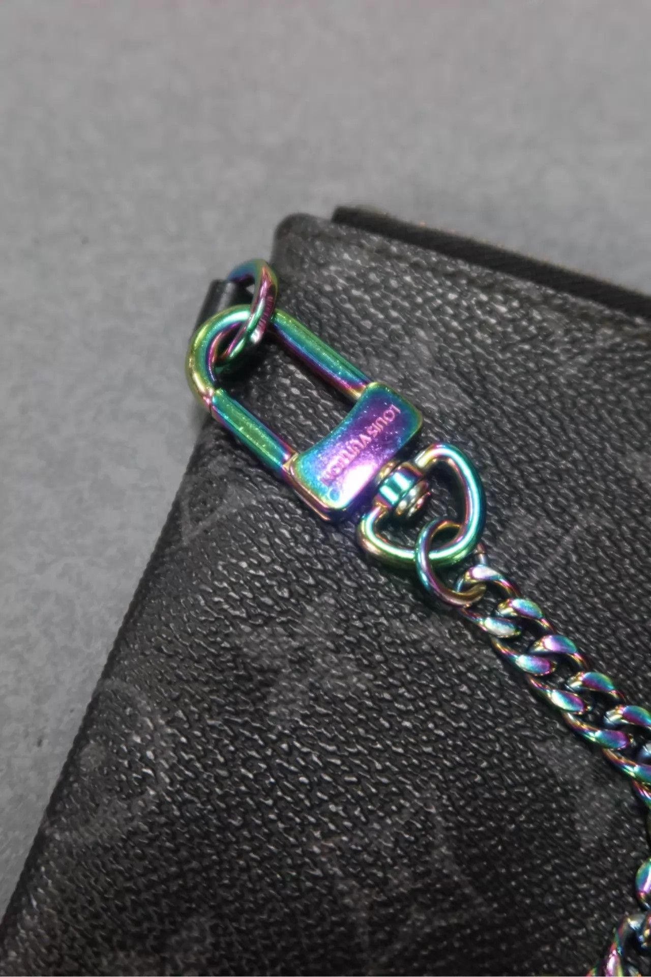 Louis Vuitton LV x Fragment Lightning Quenched Logo Chain Clutch Size ONE SIZE - 4 Thumbnail