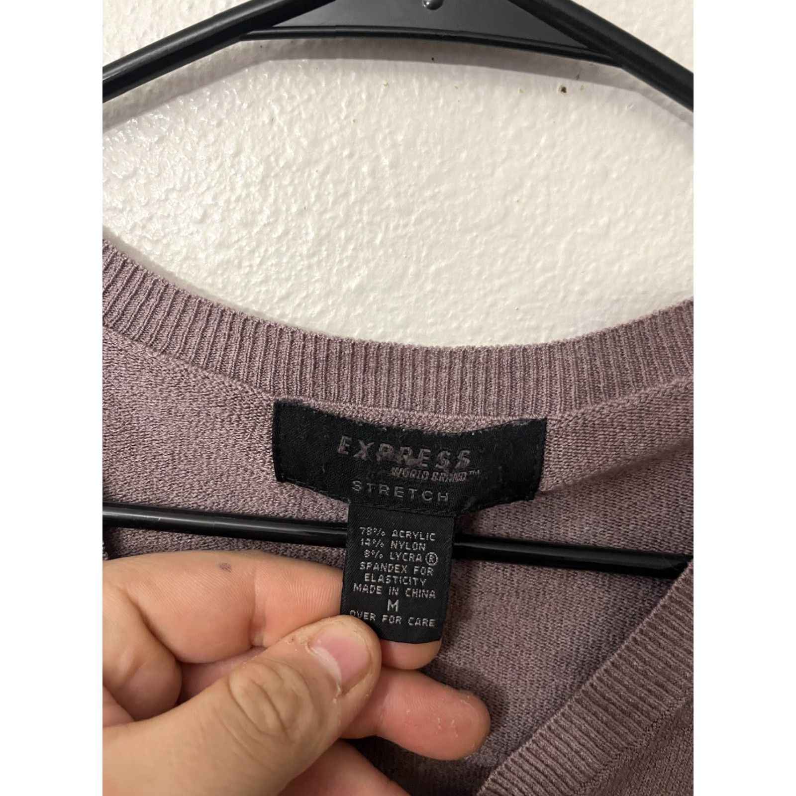 Express EXPRESS Women’s Purple Stretch V-Neck Sweater Long Sleeve Size M Pullover Knit Pullover, 3-Blend, Vintage? Not specified Size M / US 6-8 / IT 42-44 - 3 Thumbnail