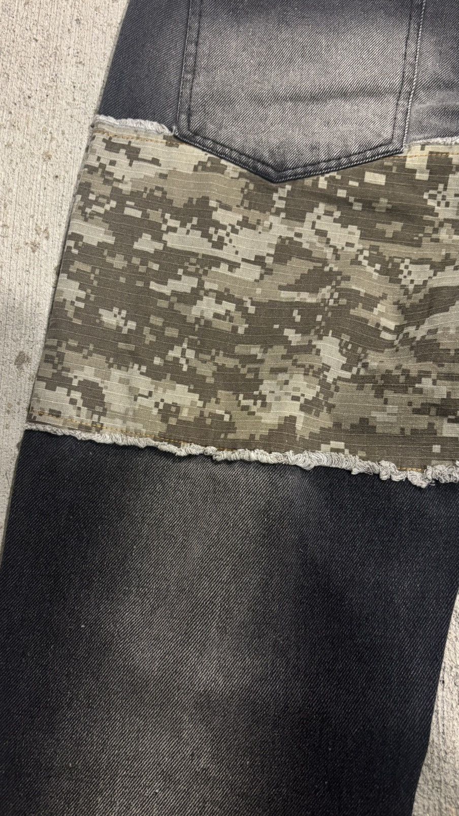 Other Nothing Into Something Digital Camo Denim Size US 34 / EU 50 - 11 Thumbnail