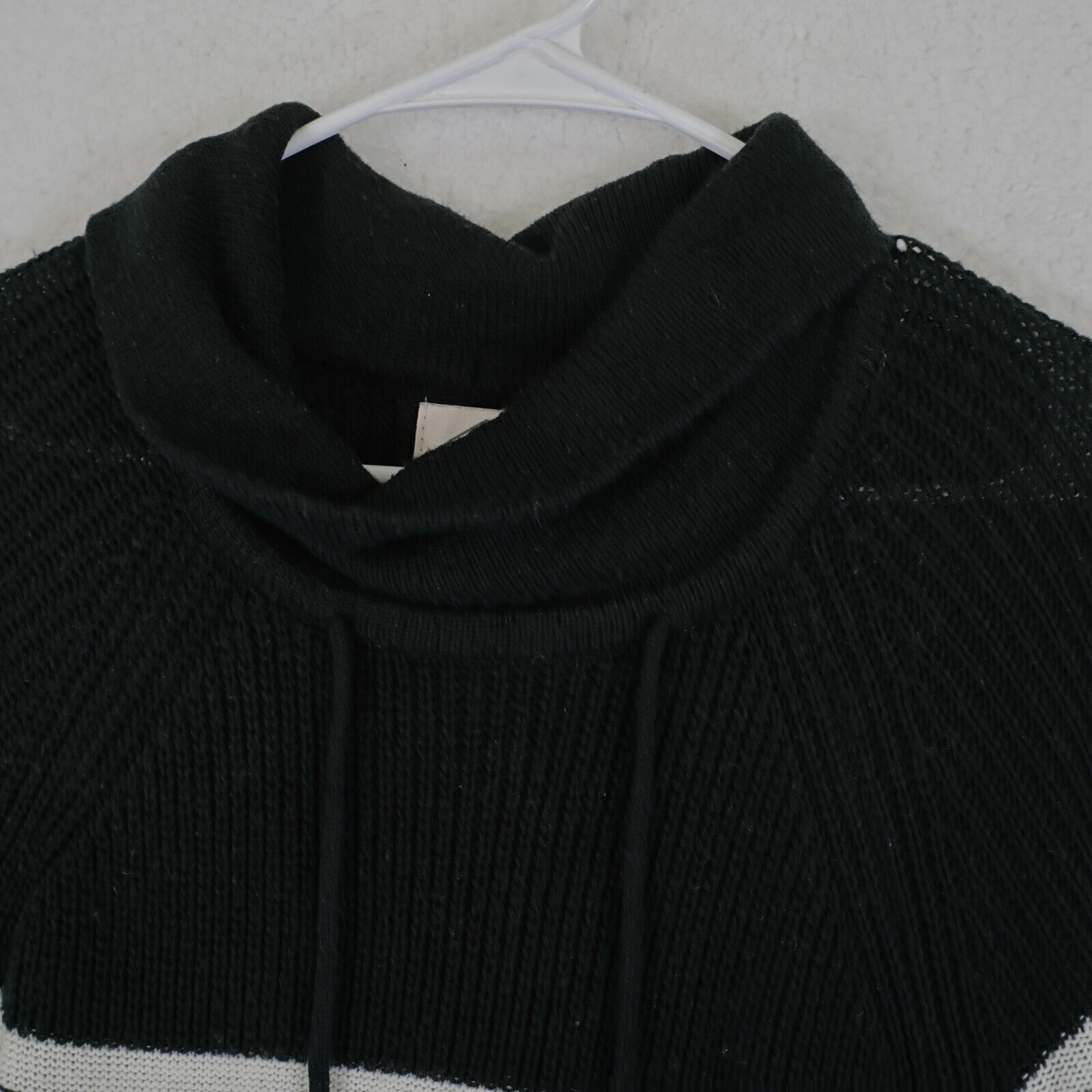 St. Johns Bay St. John's Bay PM Black White Striped Cableknit Shirttail He Size M / US 6-8 / IT 42-44 - 4 Thumbnail